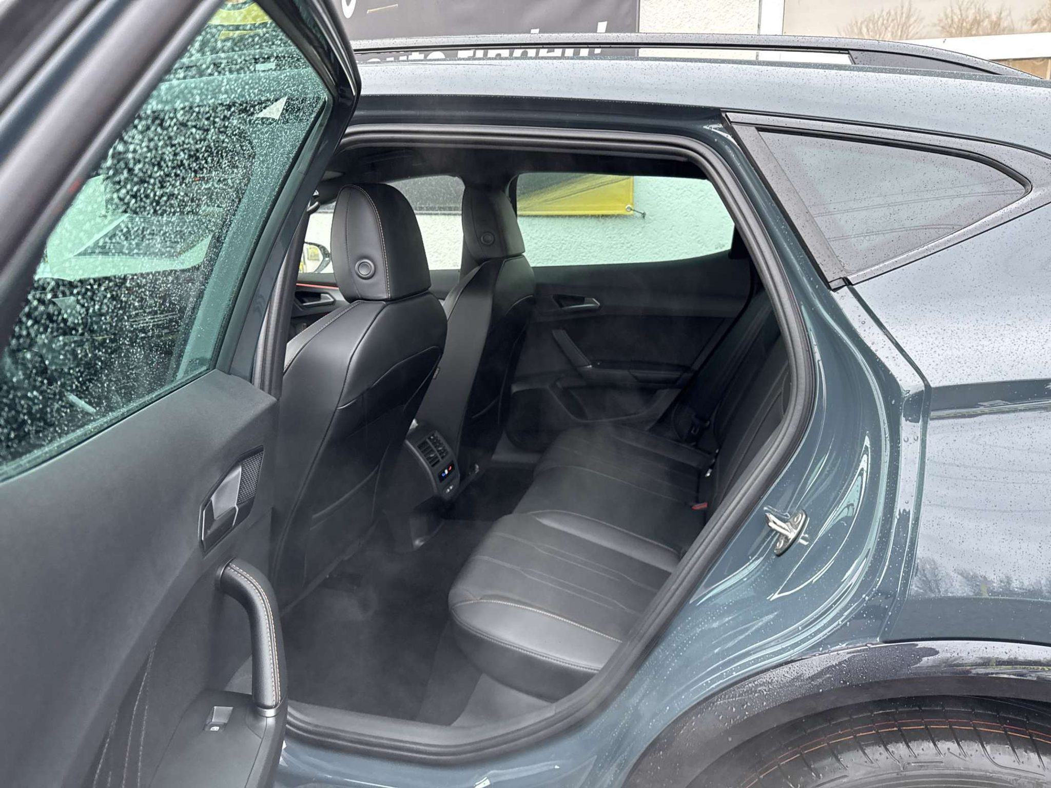 listing desktop thumbnail image 7