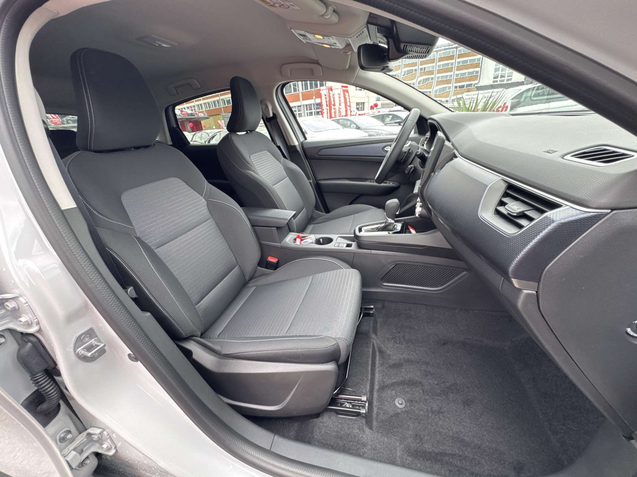 listing desktop thumbnail image 12