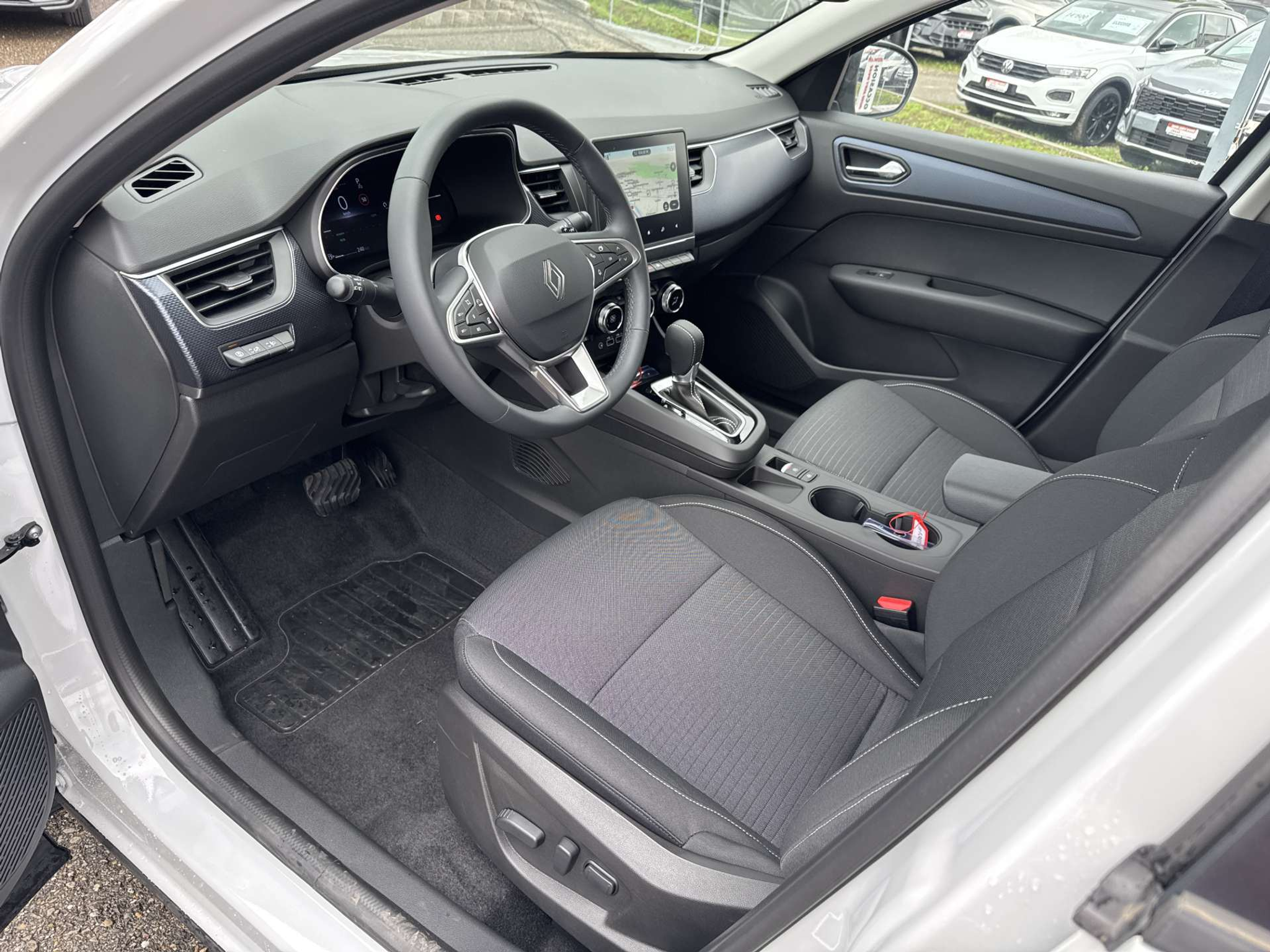 listing desktop thumbnail image 5