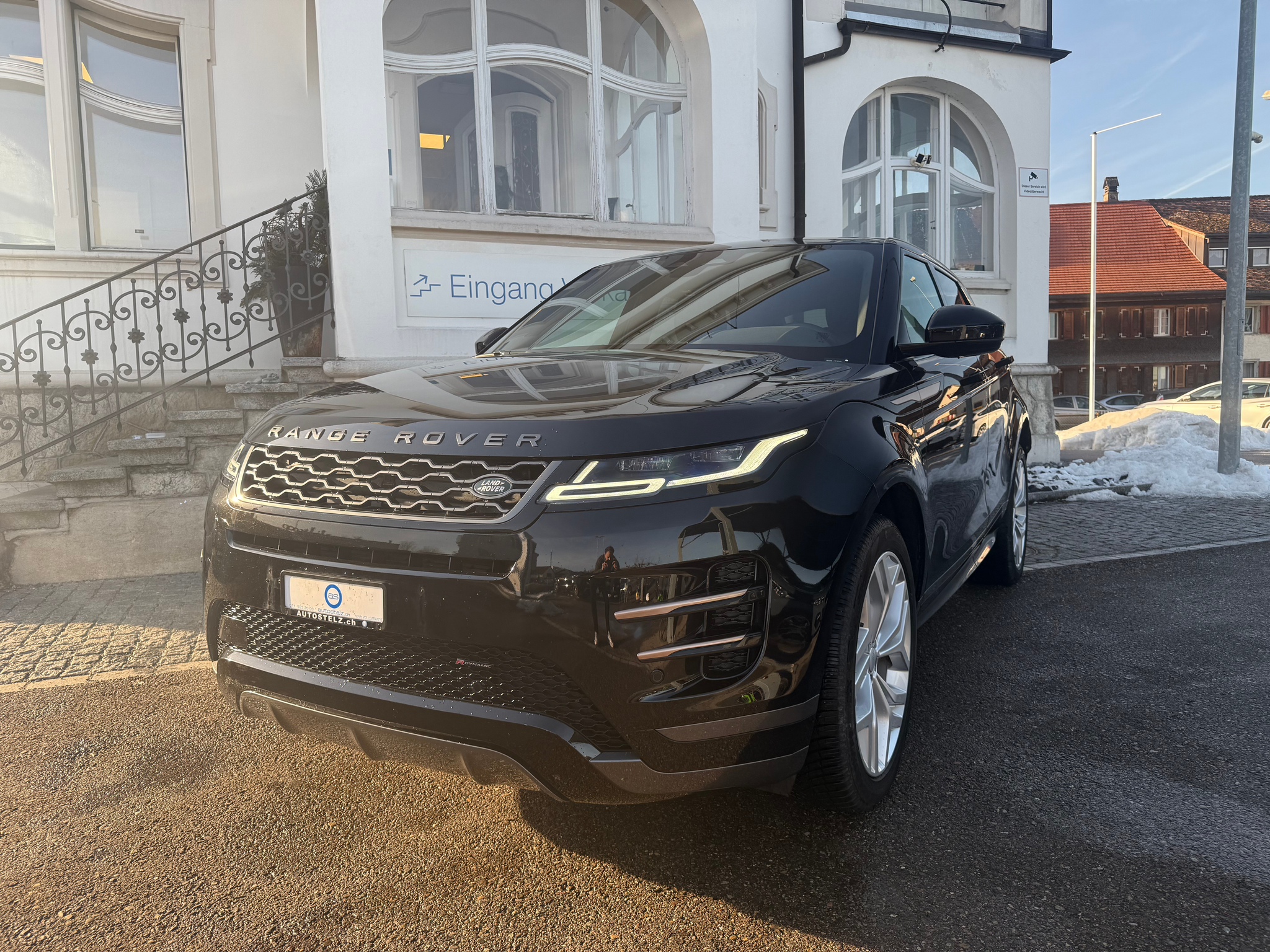 listing desktop thumbnail image 1