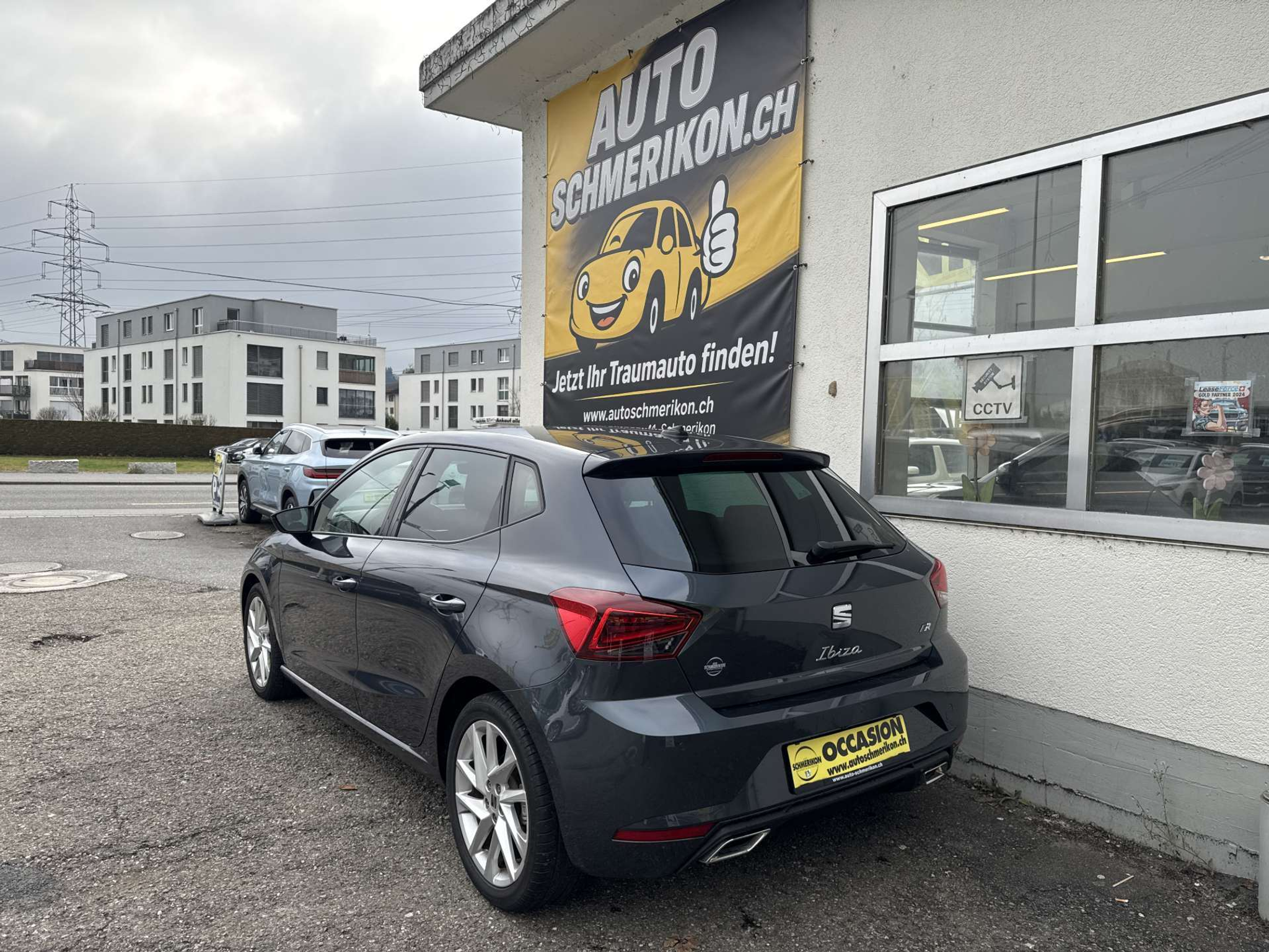 listing desktop thumbnail image 2