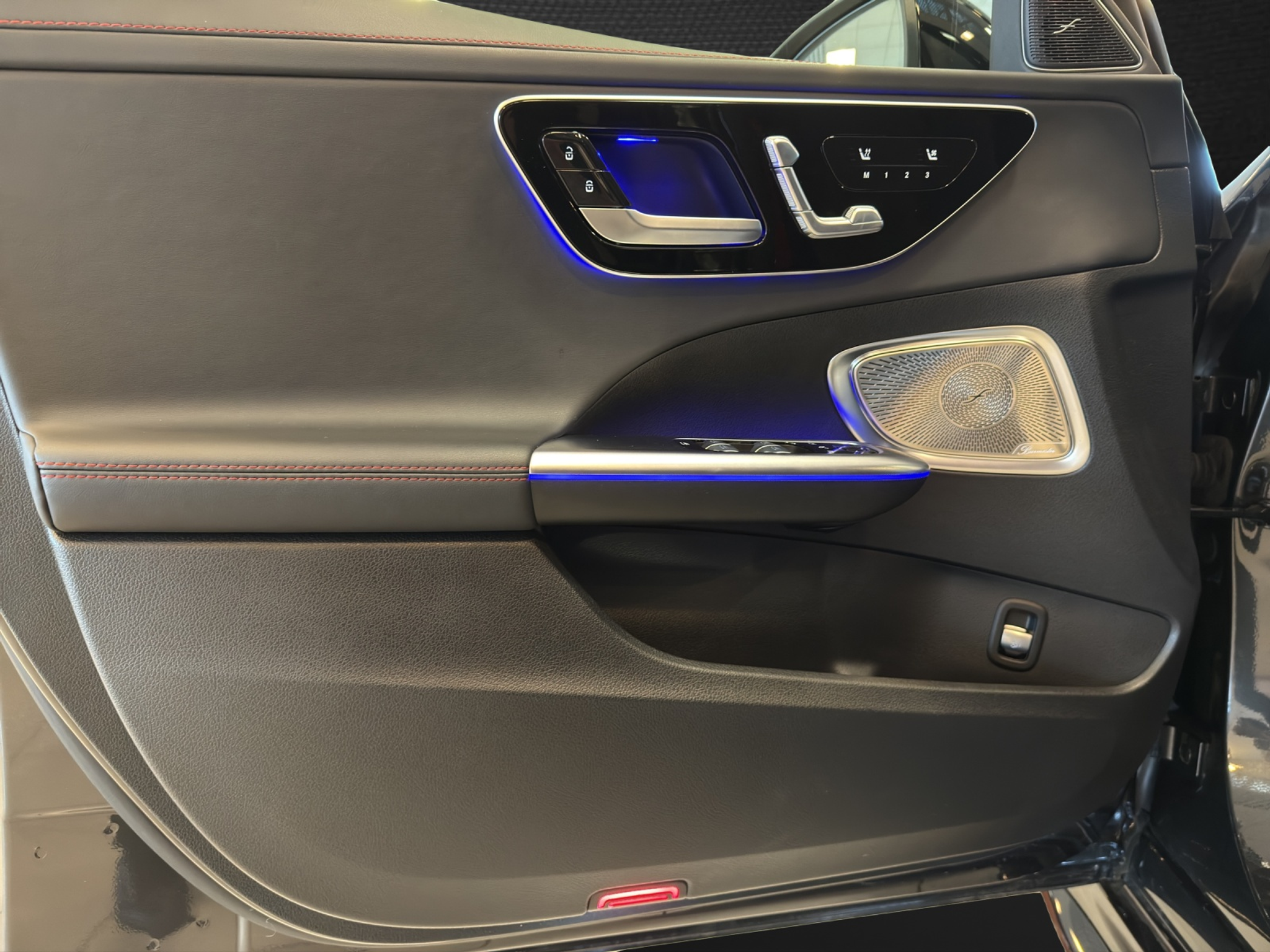 listing desktop thumbnail image 7