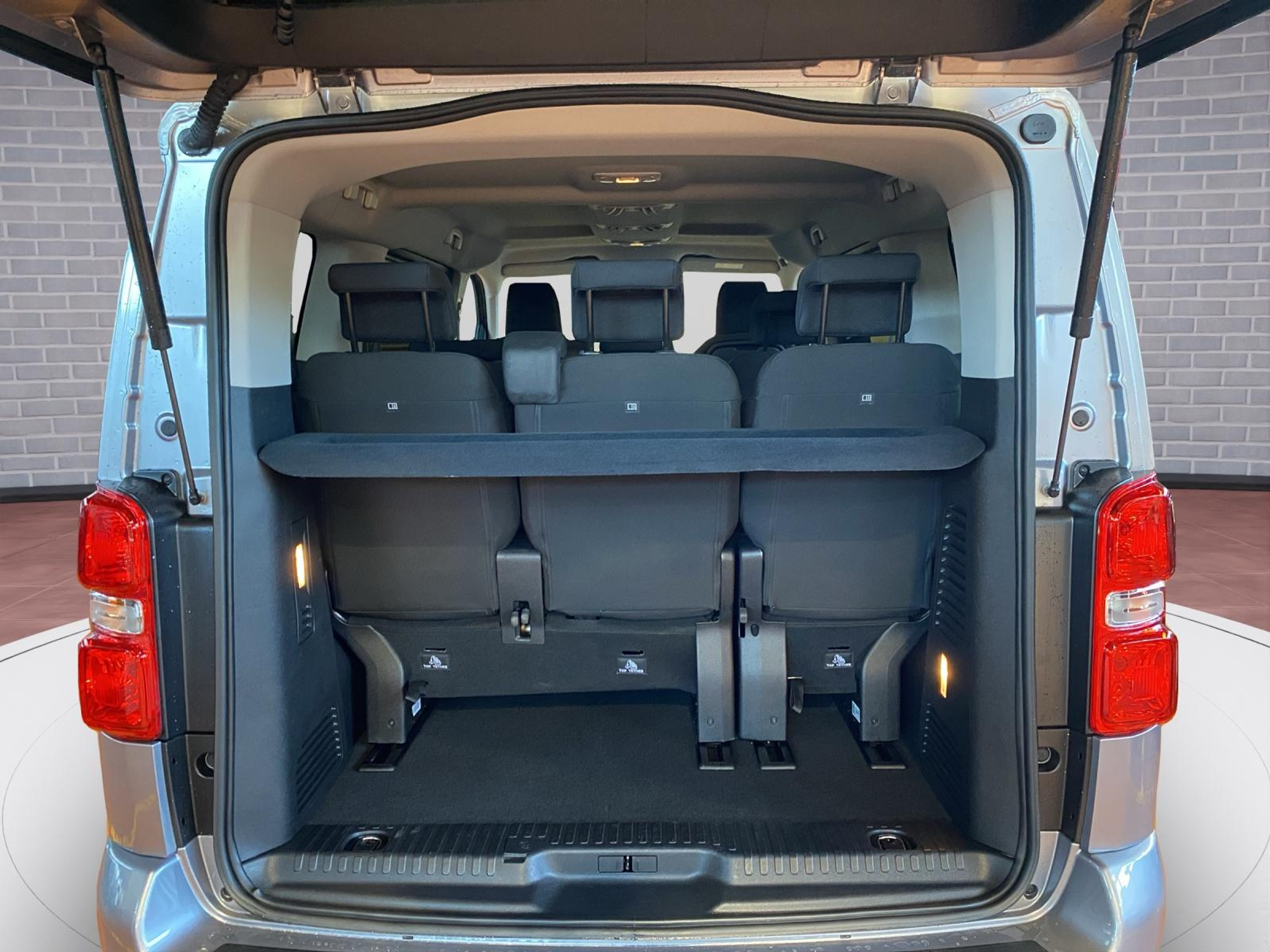 listing desktop thumbnail image 10