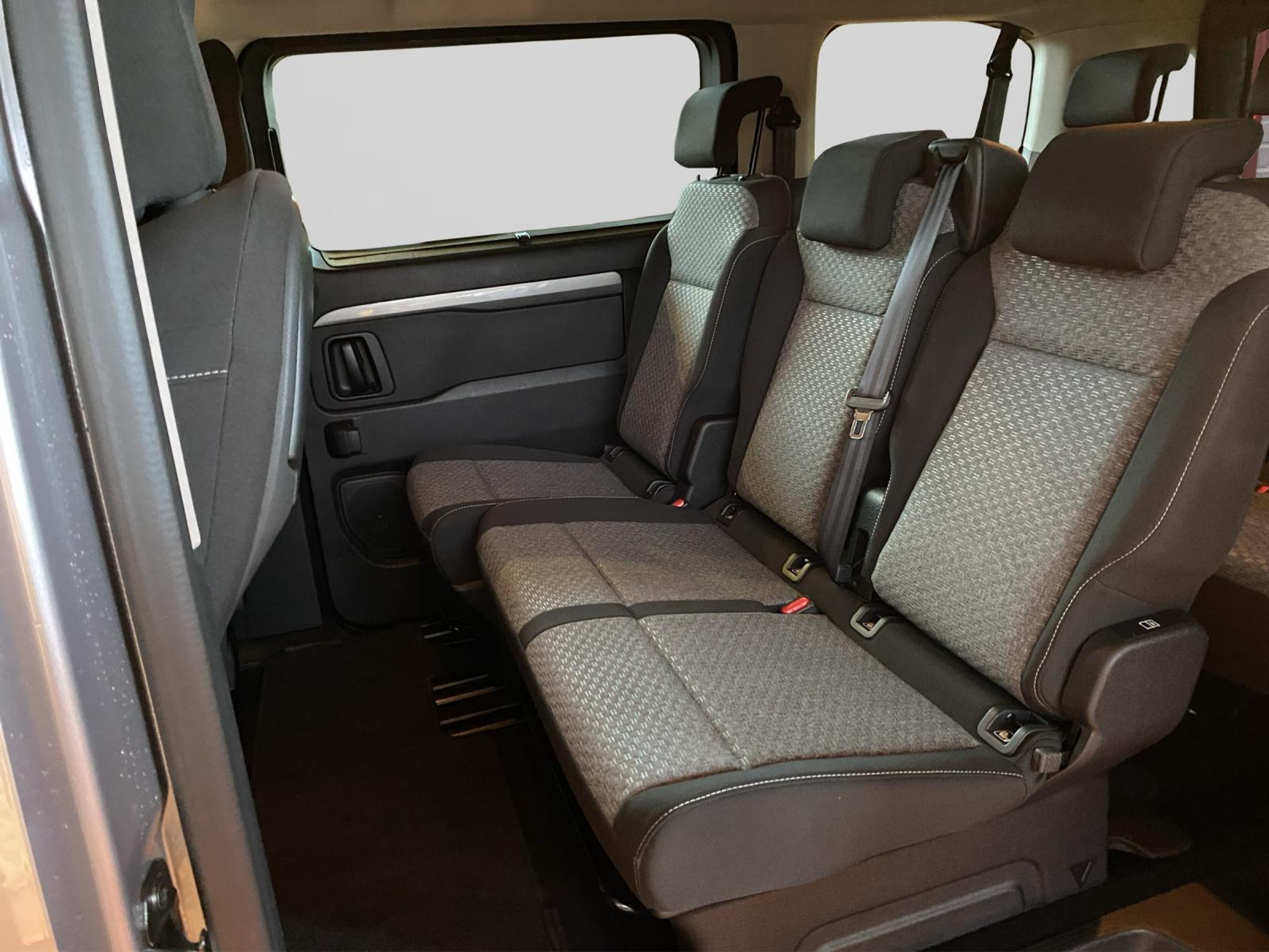 listing desktop thumbnail image 8