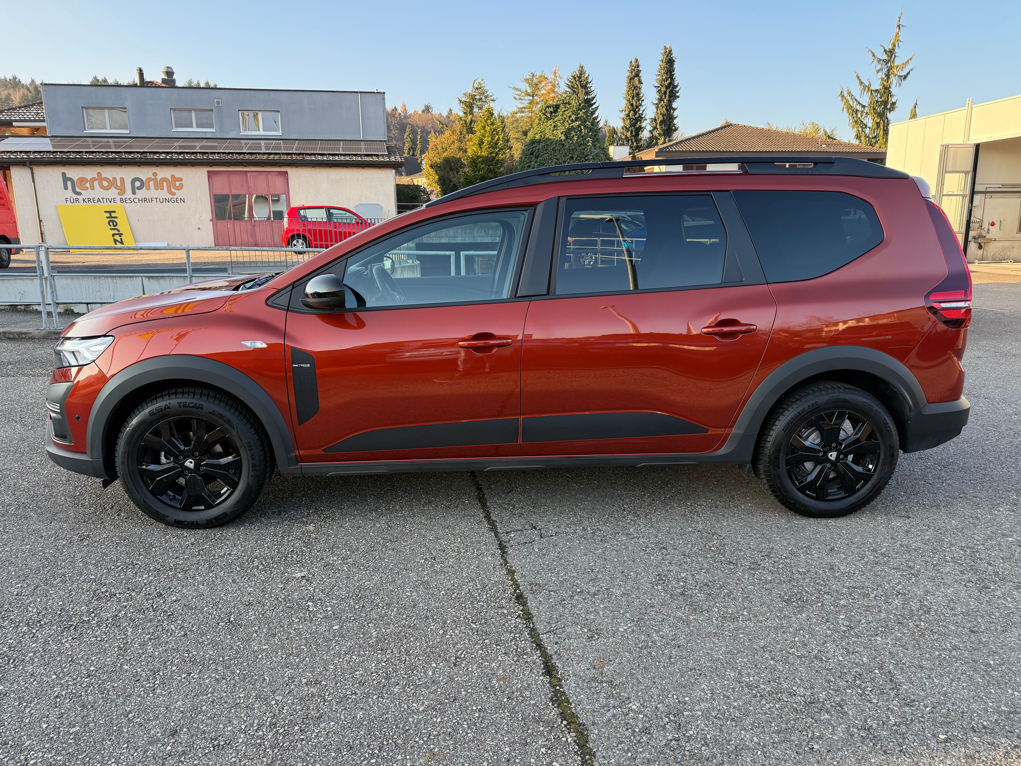 listing desktop thumbnail image 2