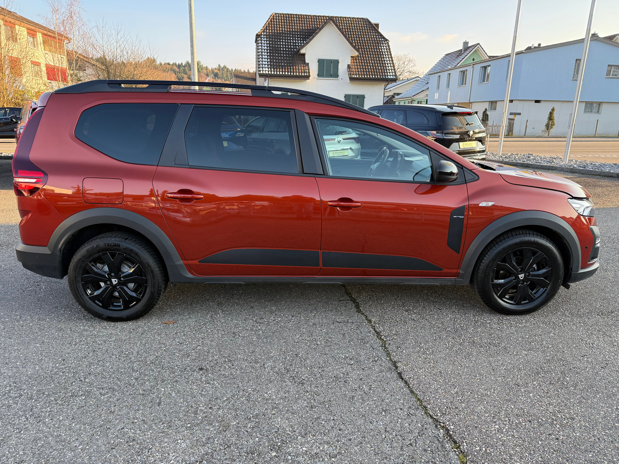 listing desktop thumbnail image 6