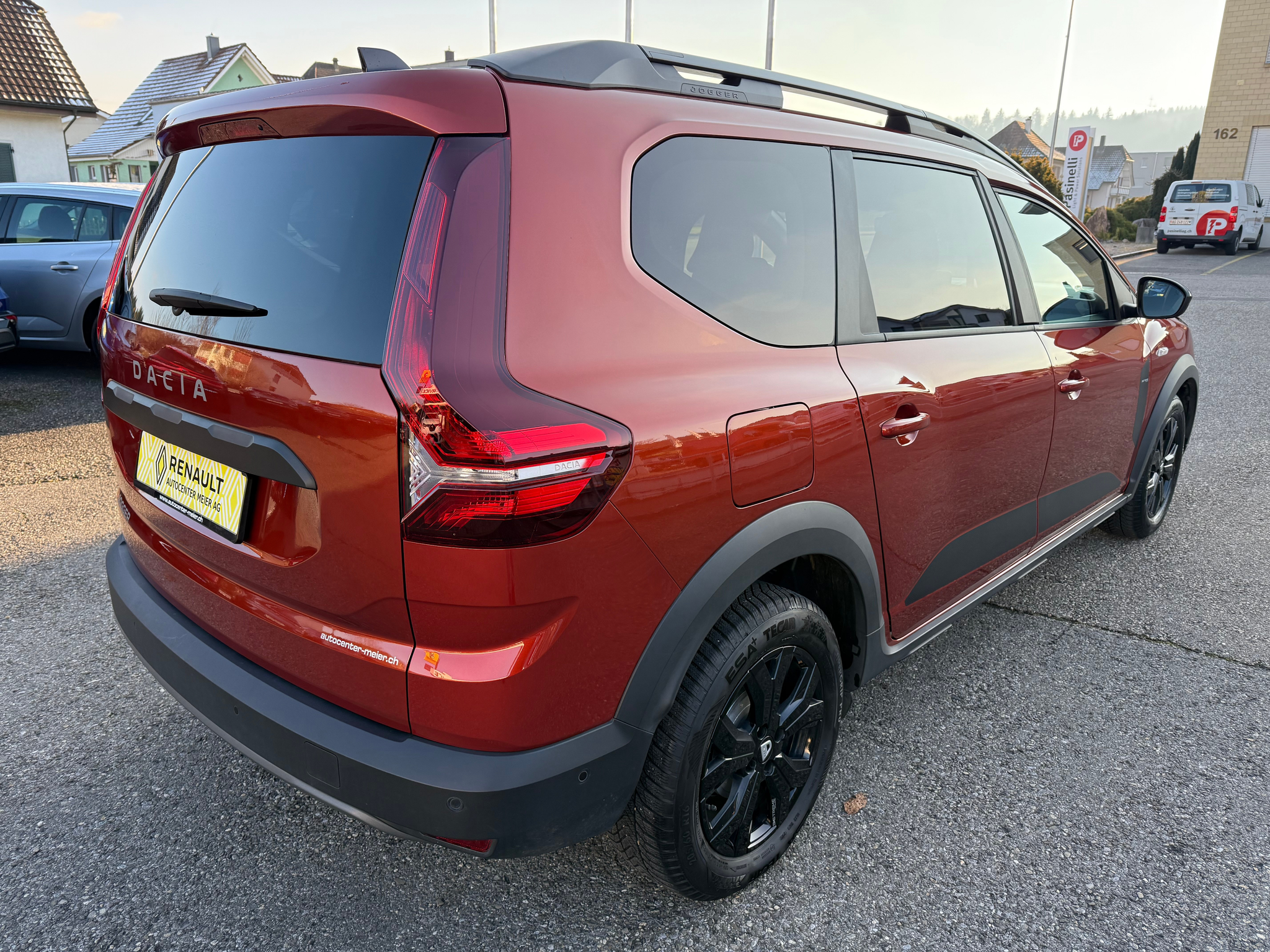 listing desktop thumbnail image 5