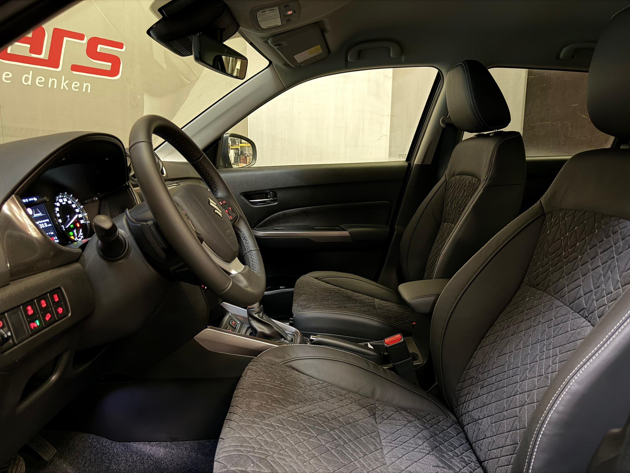 listing desktop thumbnail image 3