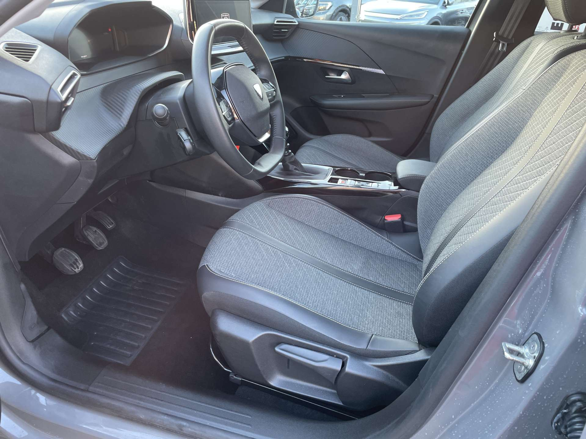 listing desktop thumbnail image 5