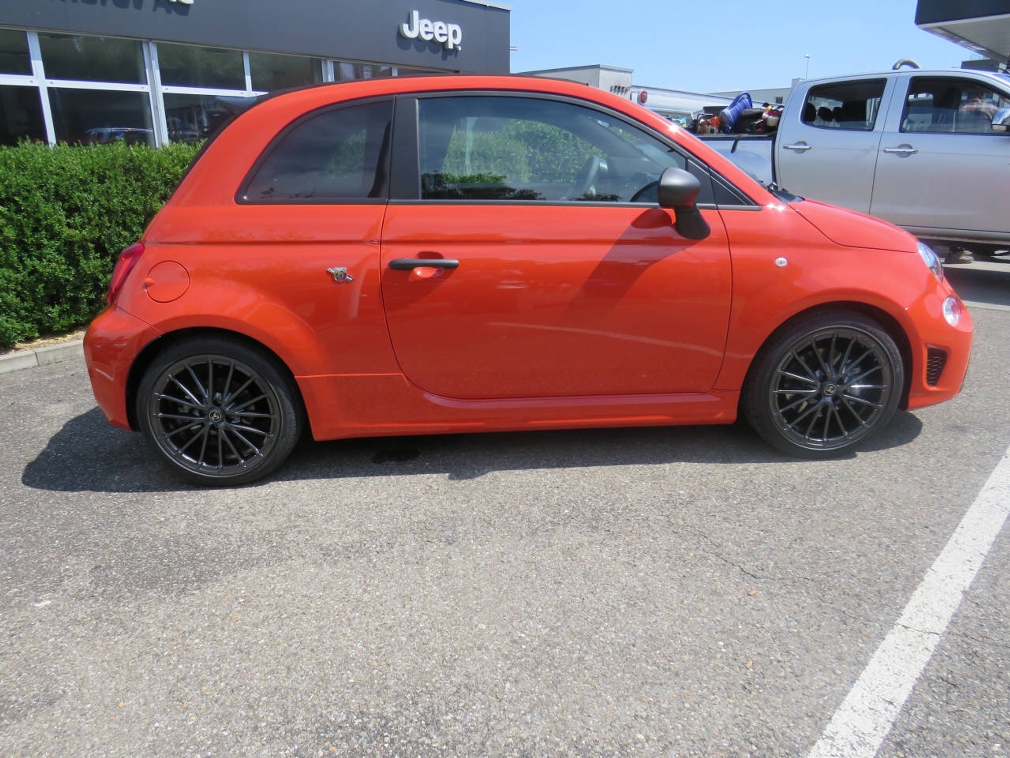 listing desktop thumbnail image 1