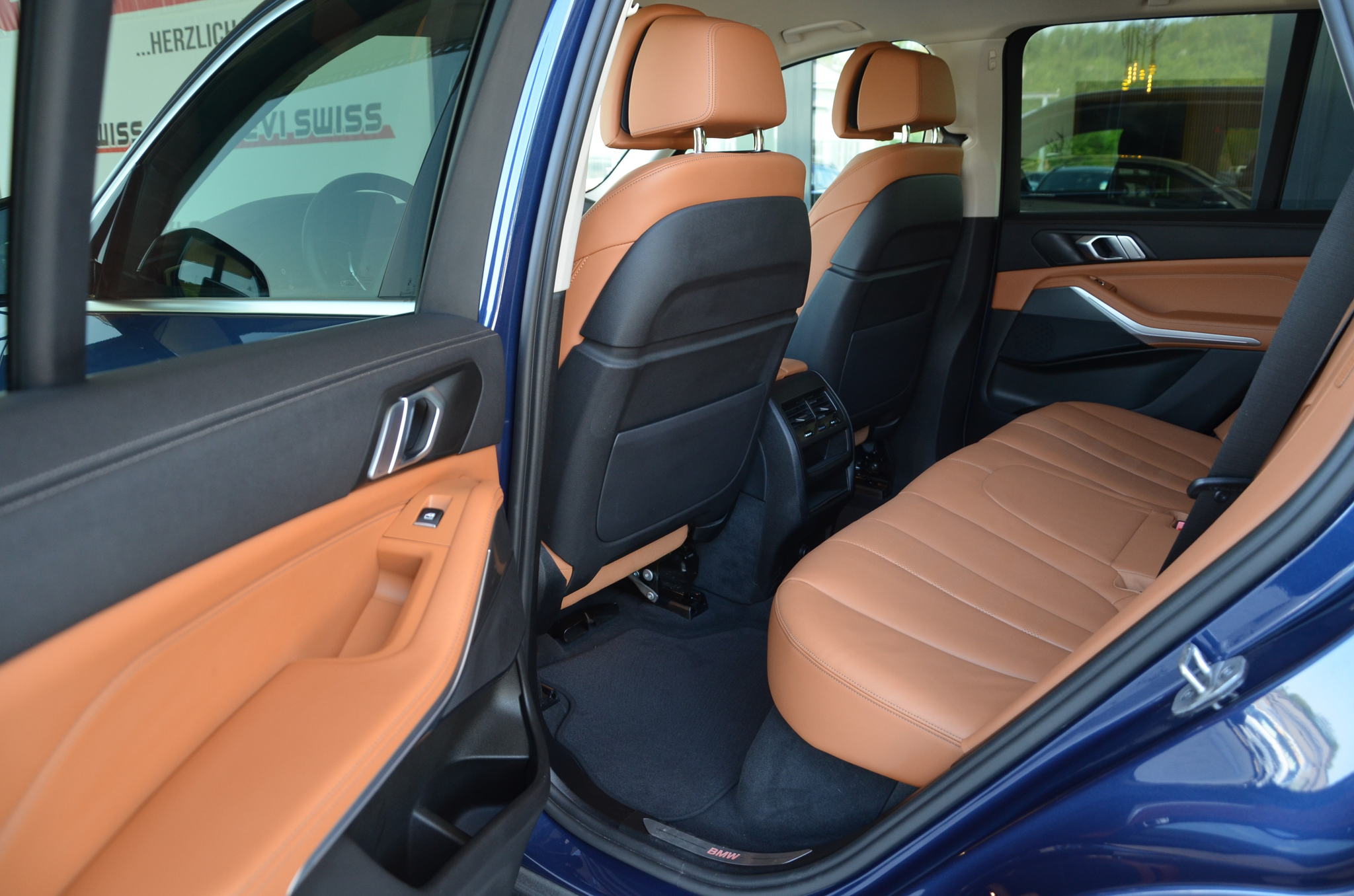 listing desktop thumbnail image 15