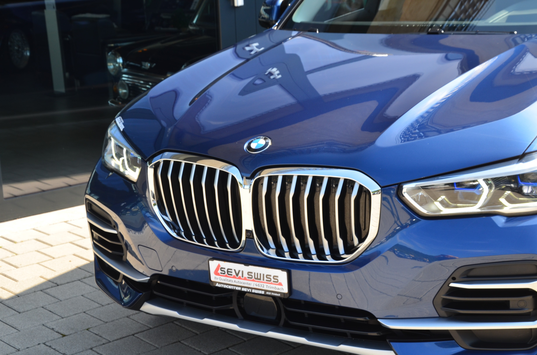 listing desktop thumbnail image 10