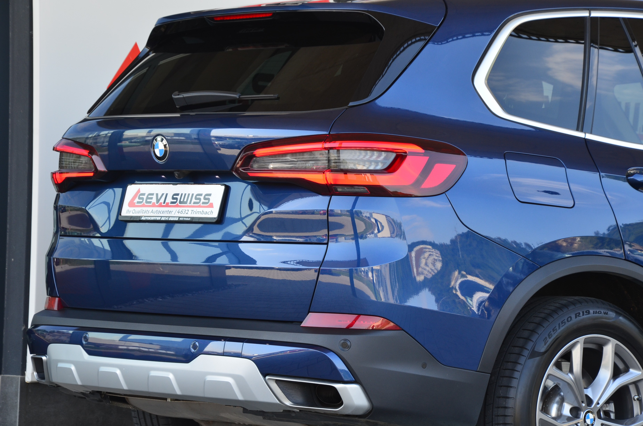 listing desktop thumbnail image 5