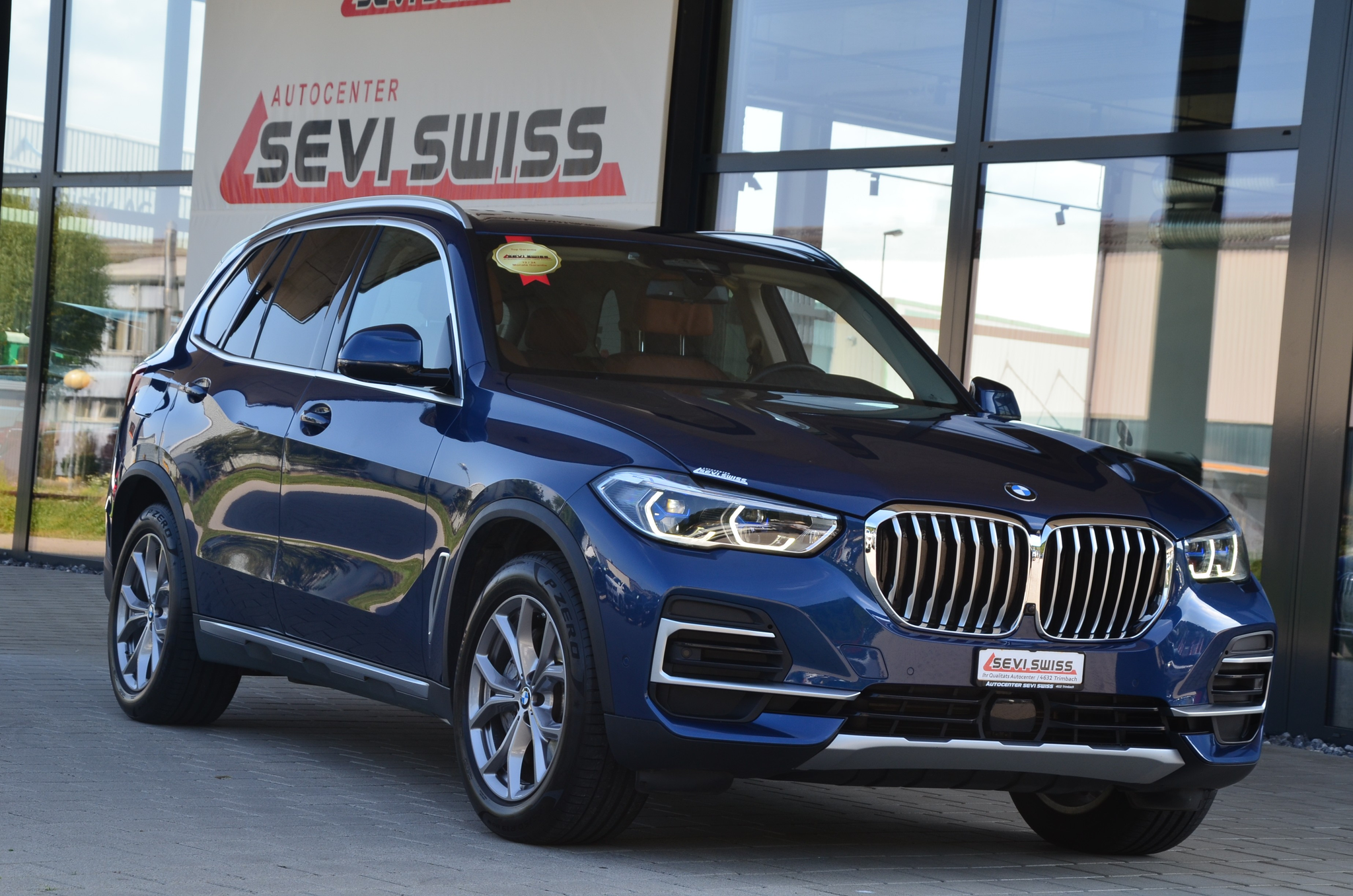 listing desktop thumbnail image 1