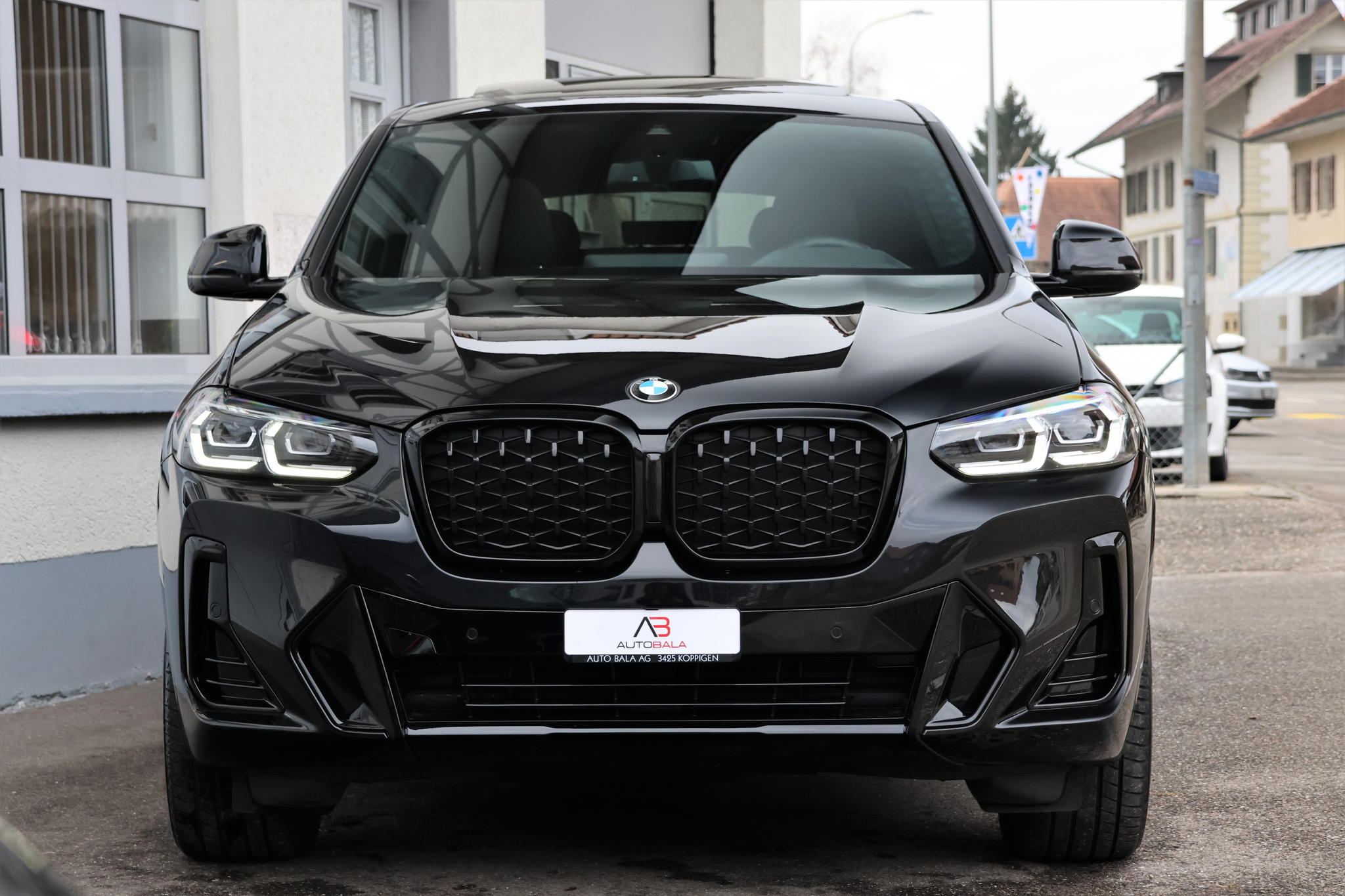 listing desktop thumbnail image 1