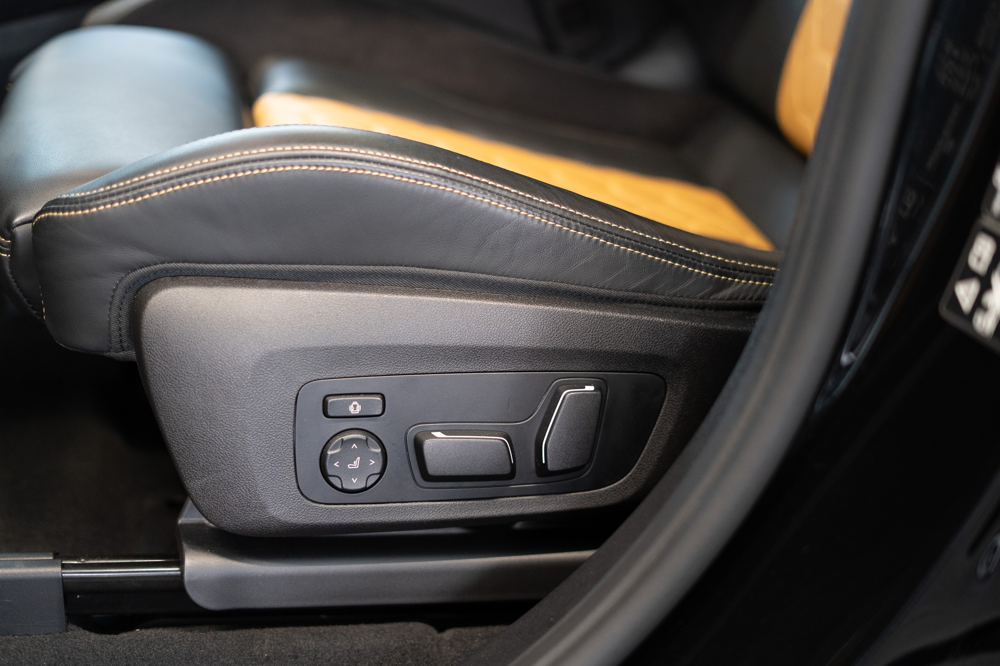 listing desktop thumbnail image 10