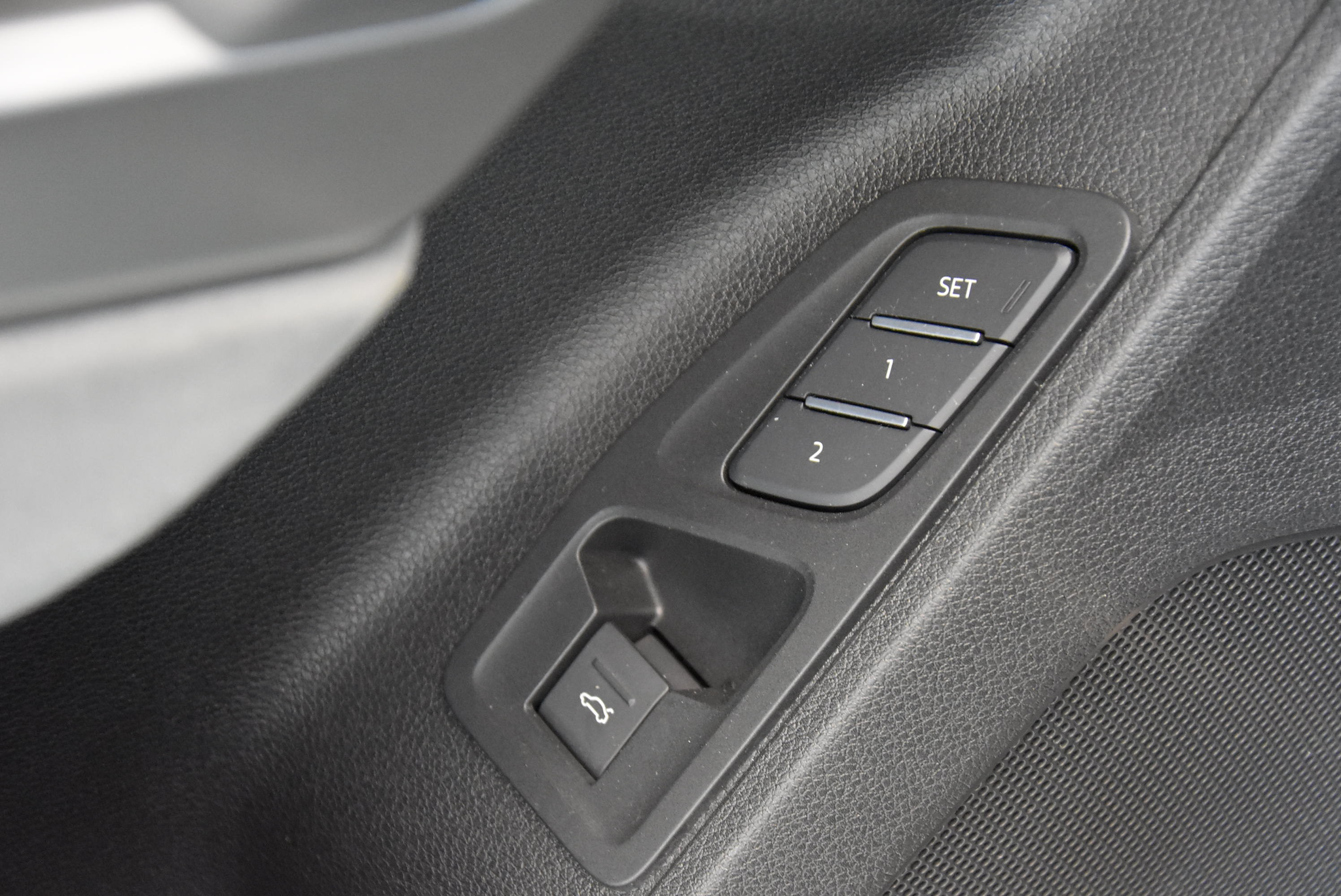 listing desktop thumbnail image 6