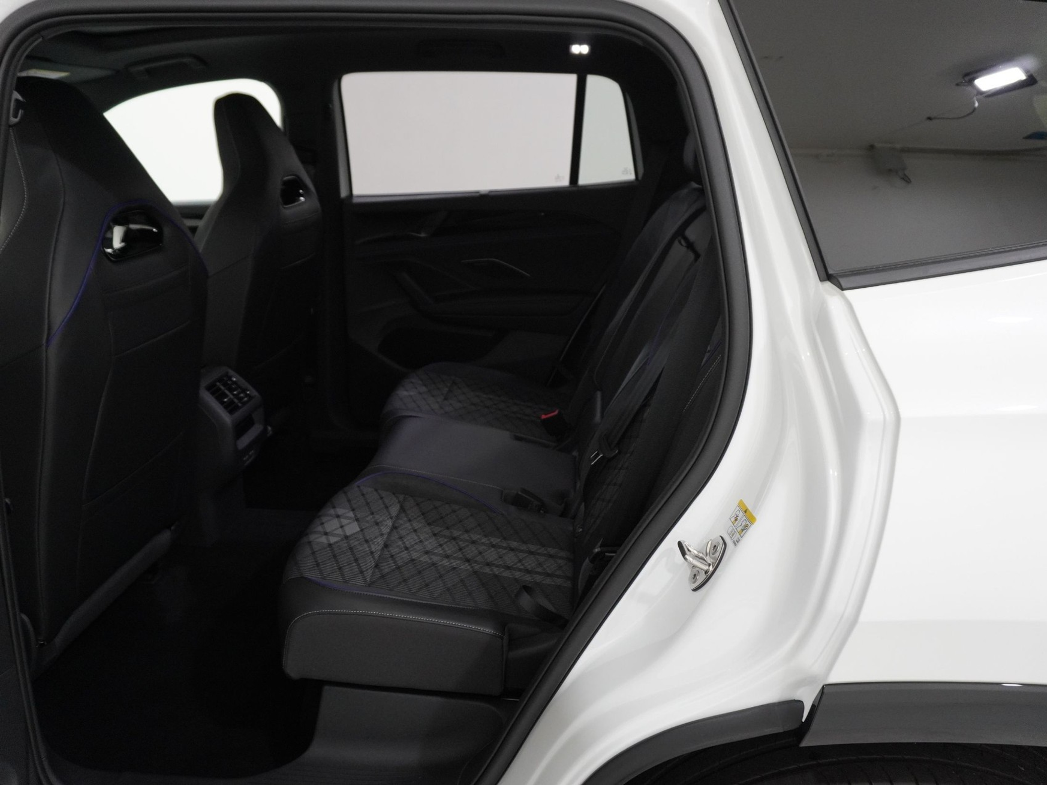 listing desktop thumbnail image 14