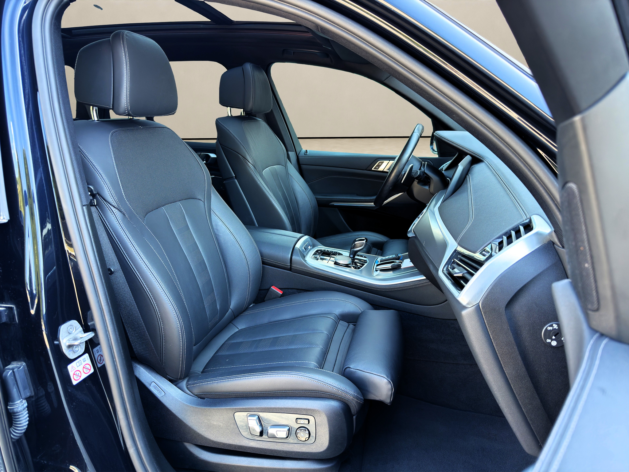 listing desktop thumbnail image 9