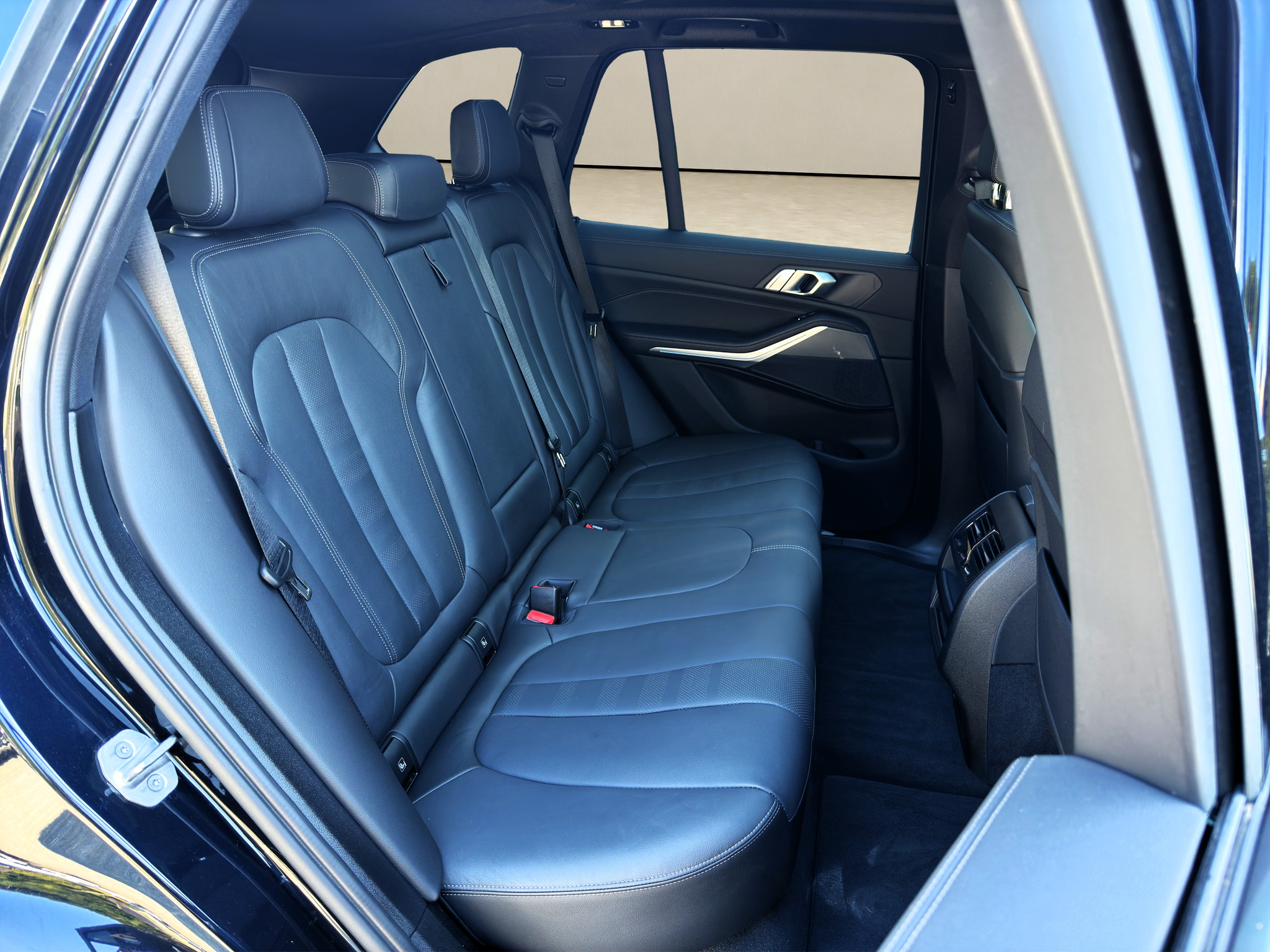 listing desktop thumbnail image 14