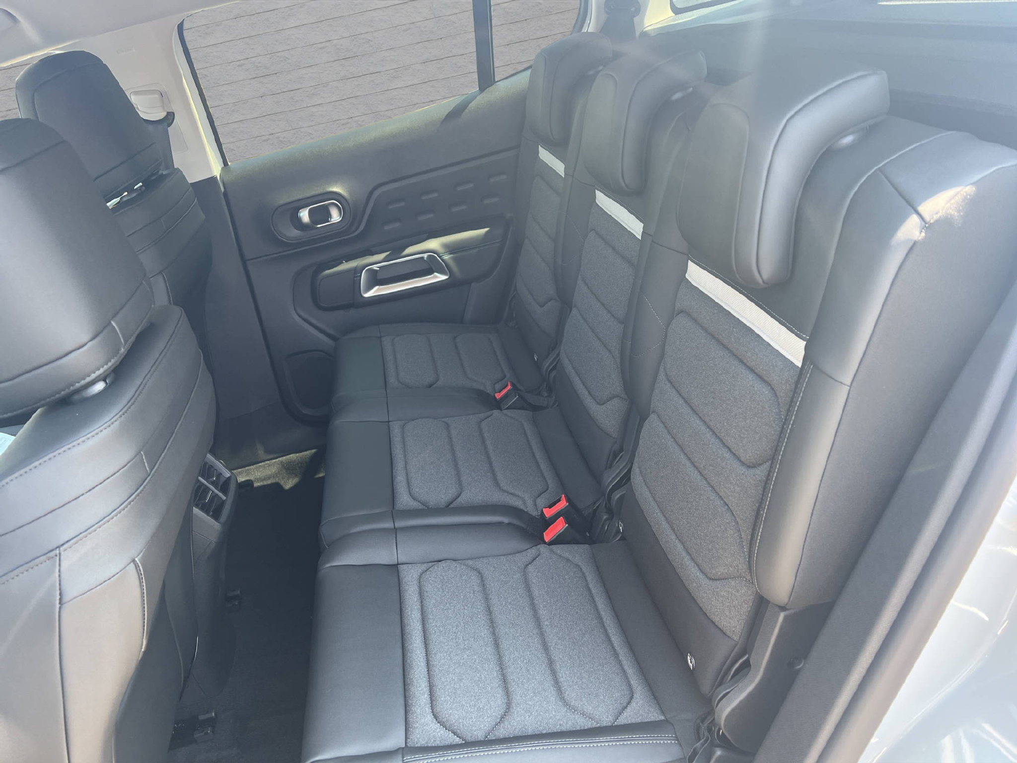 listing desktop thumbnail image 14