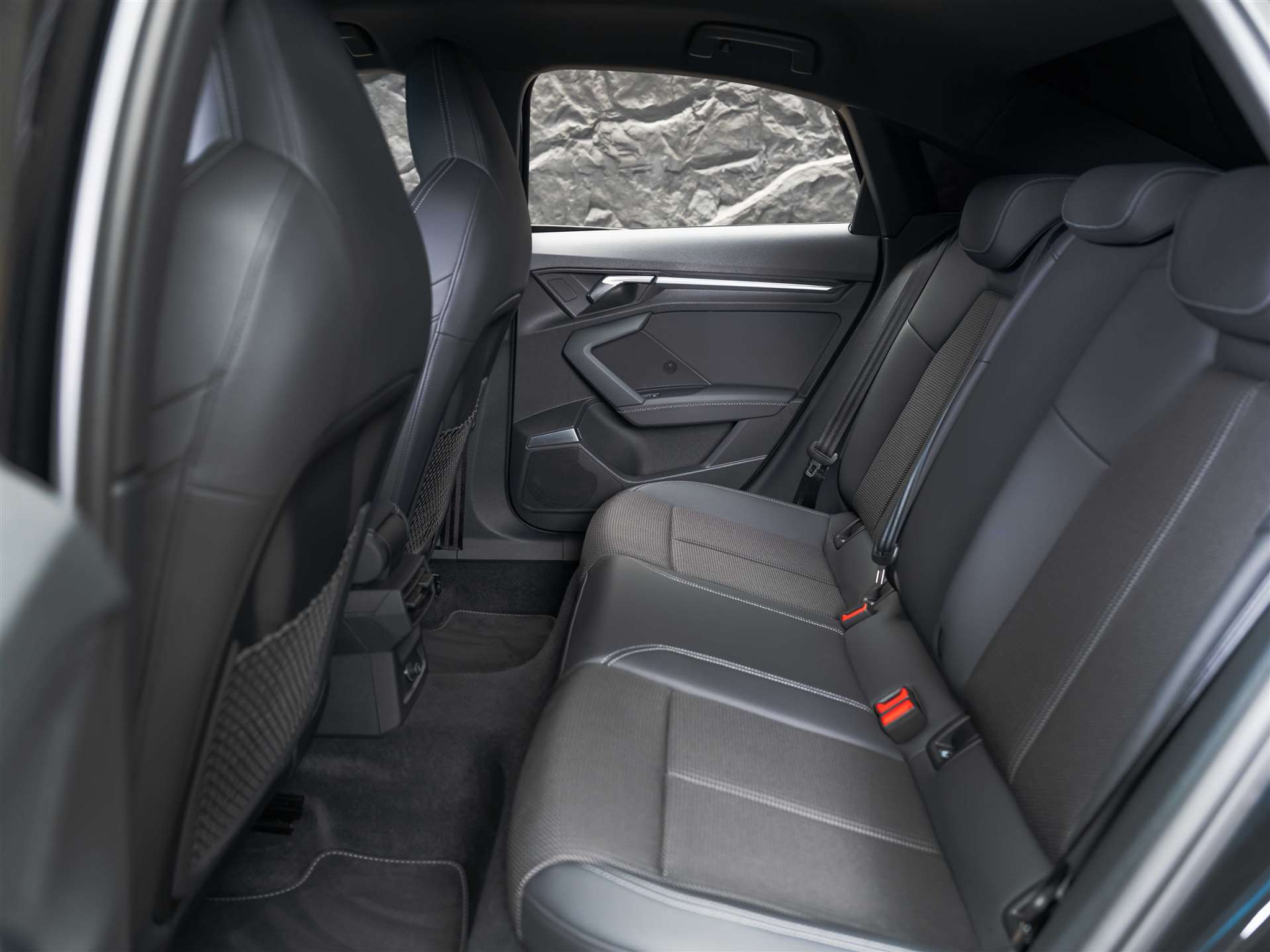 listing desktop thumbnail image 12