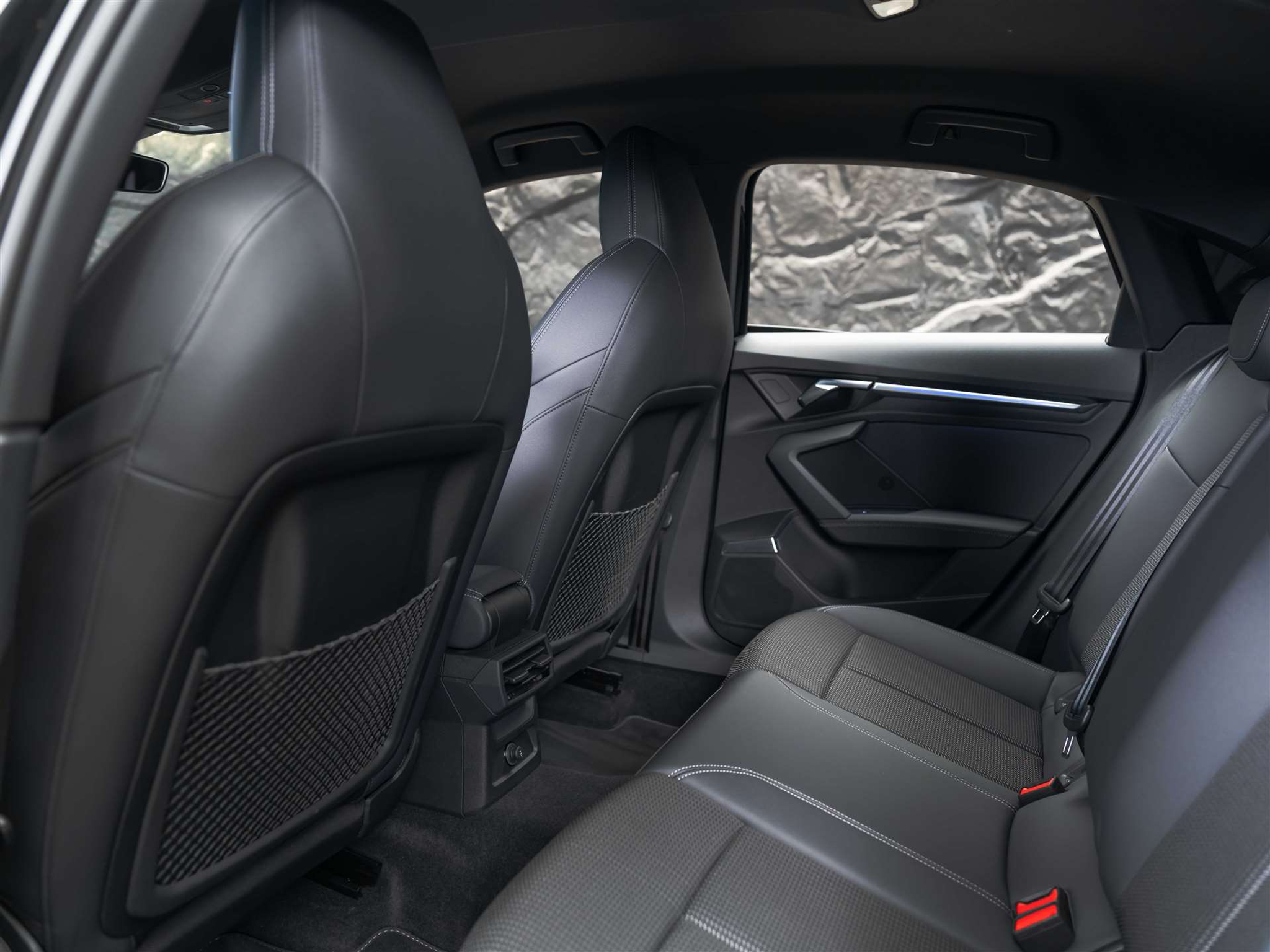 listing desktop thumbnail image 11