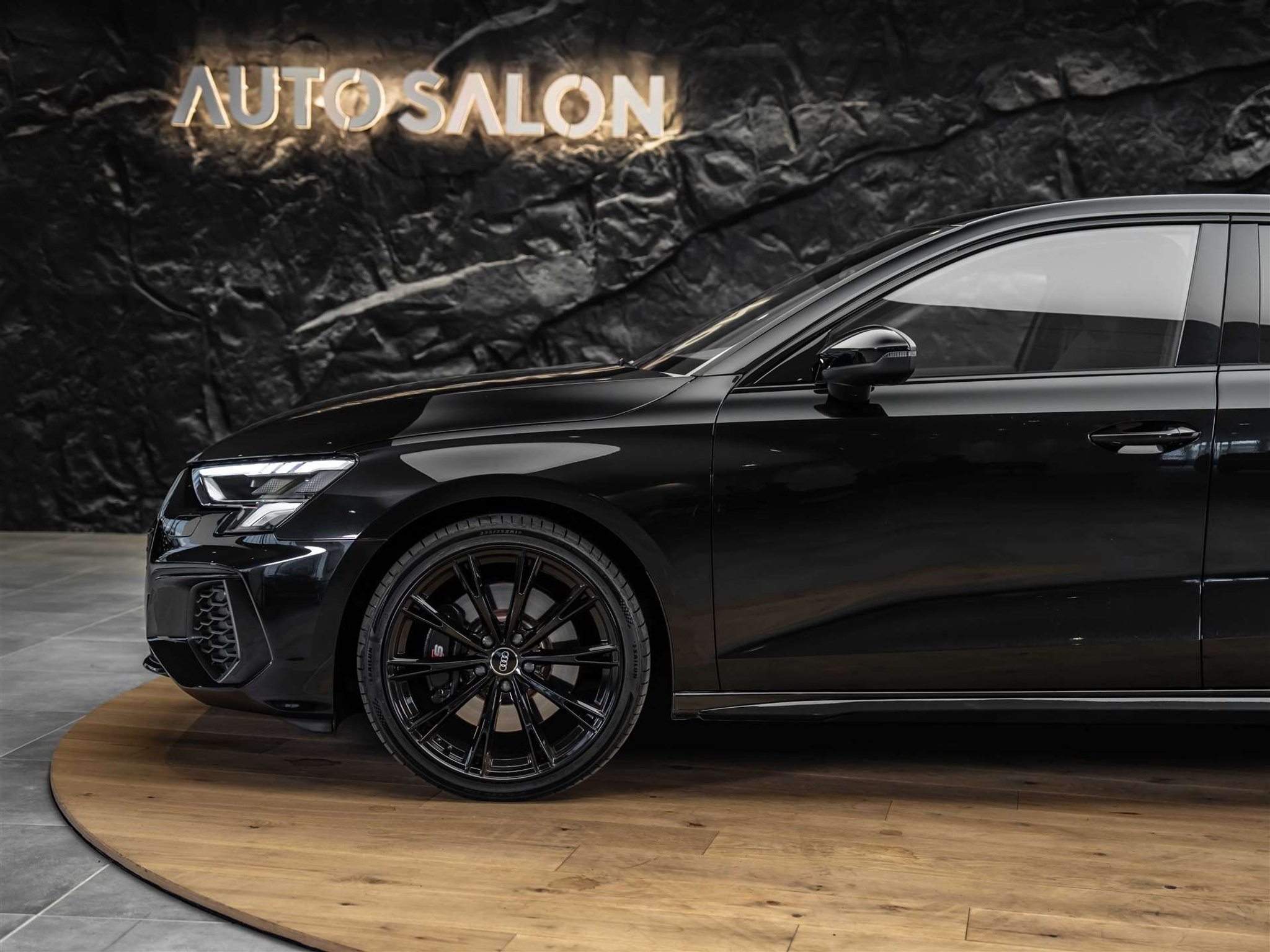 listing desktop thumbnail image 16