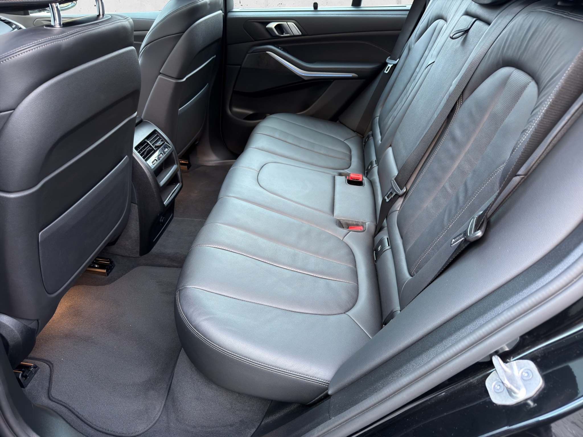 listing desktop thumbnail image 10