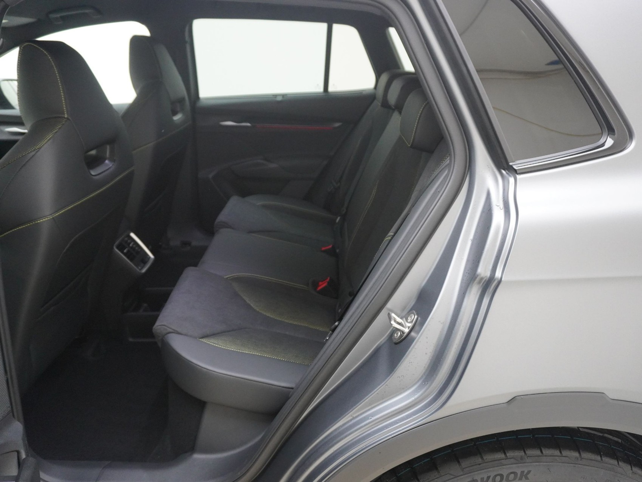 listing desktop thumbnail image 15