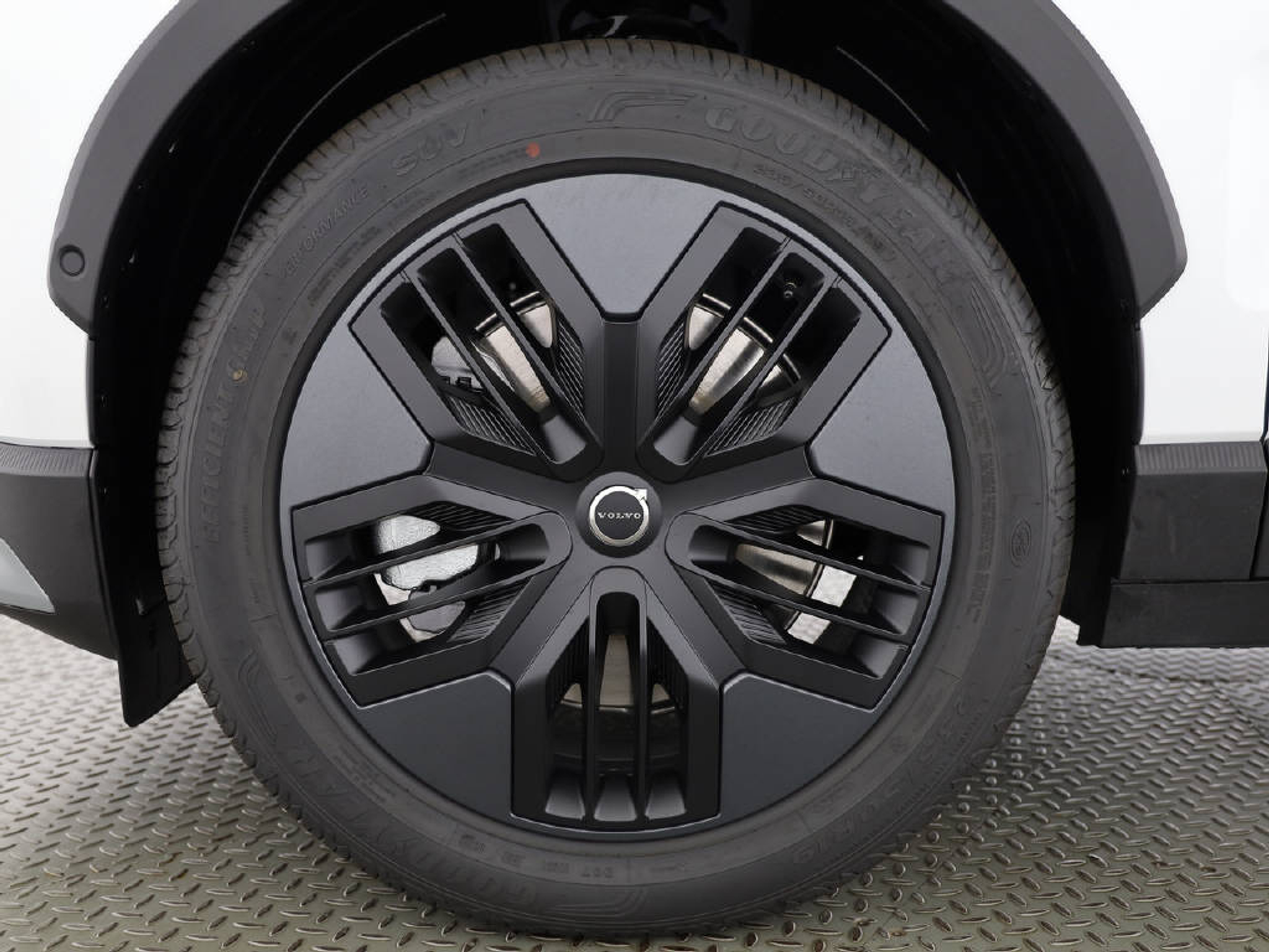 listing desktop thumbnail image 15