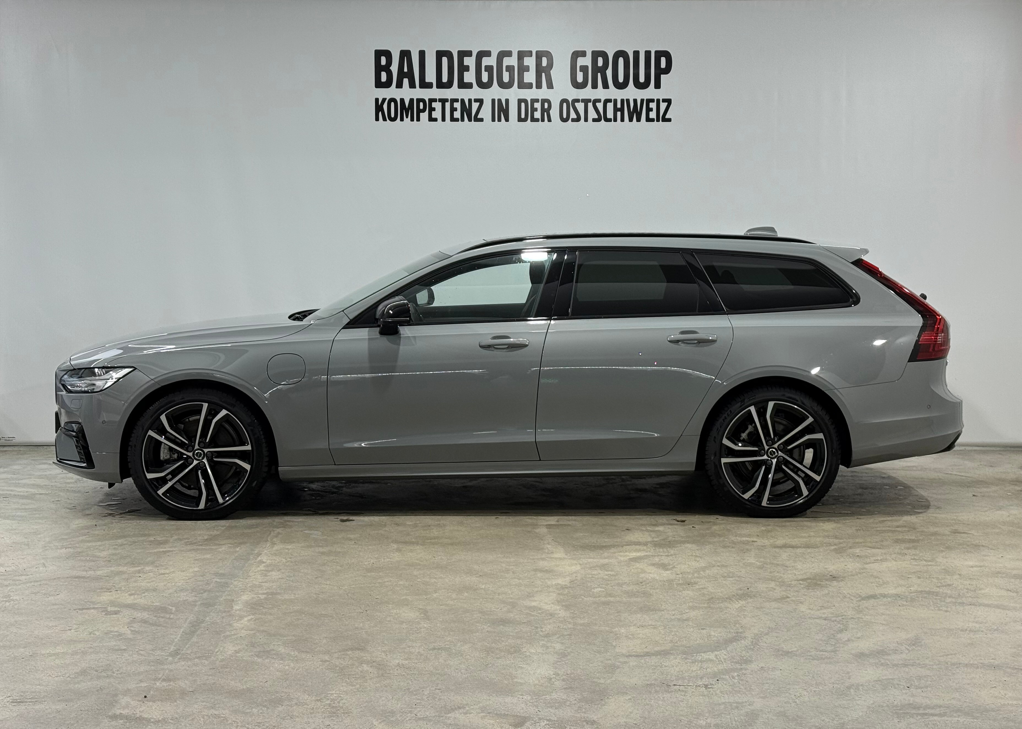 listing desktop thumbnail image 1