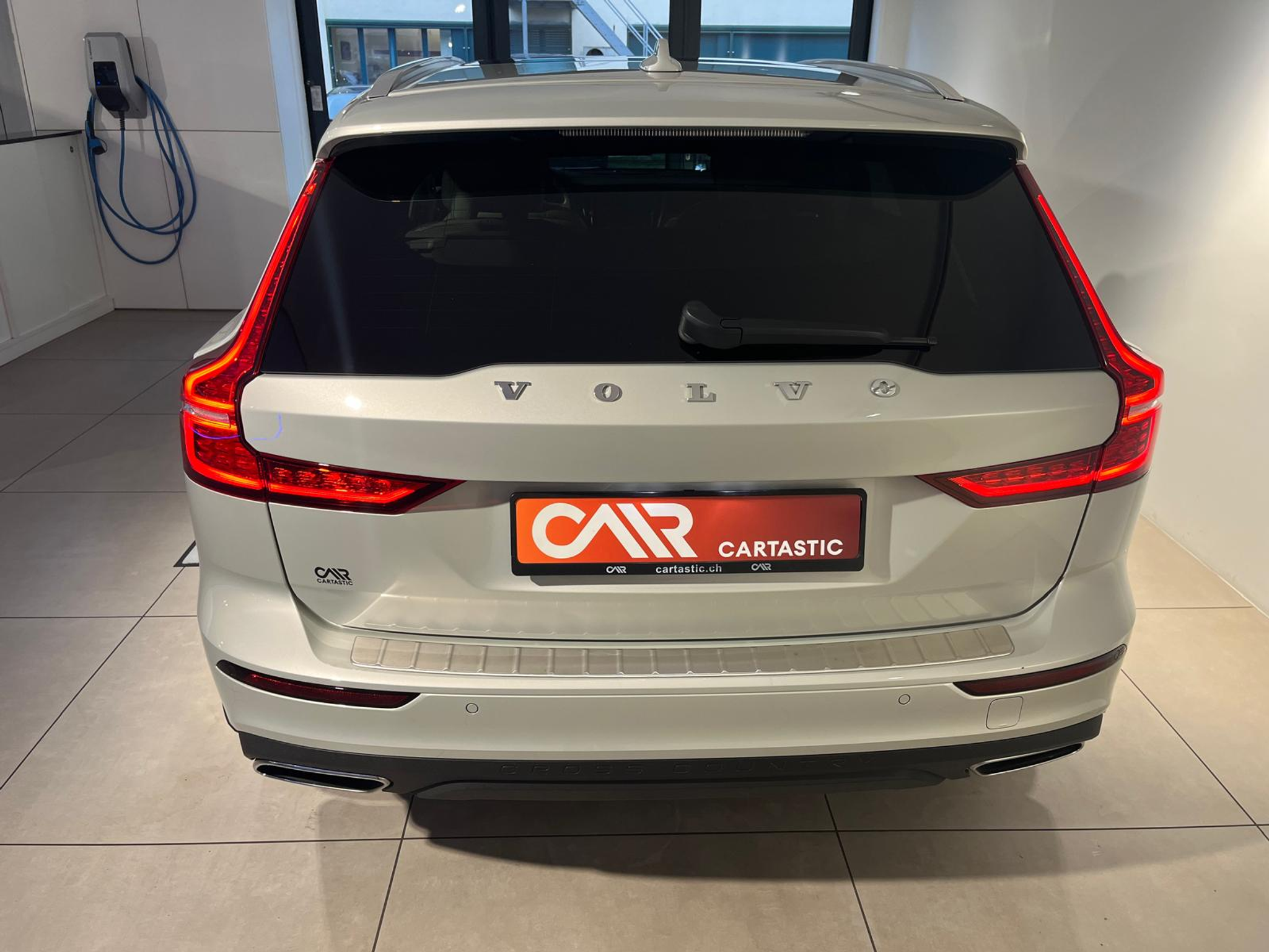 listing desktop thumbnail image 3