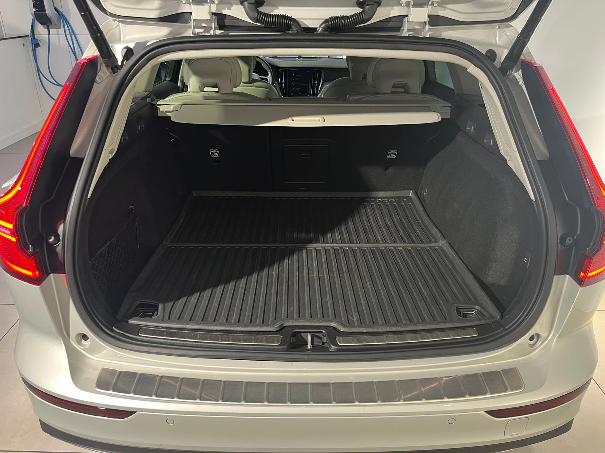 listing desktop thumbnail image 4