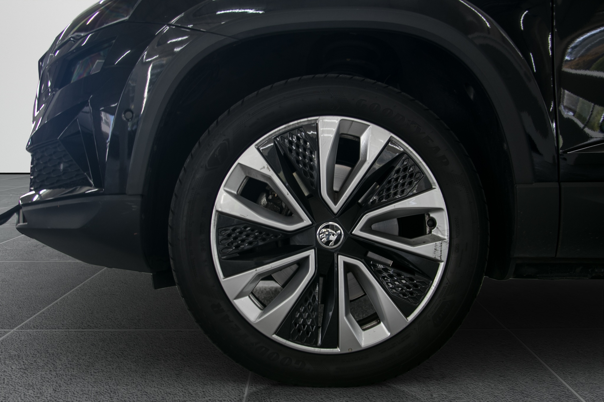 listing desktop thumbnail image 17