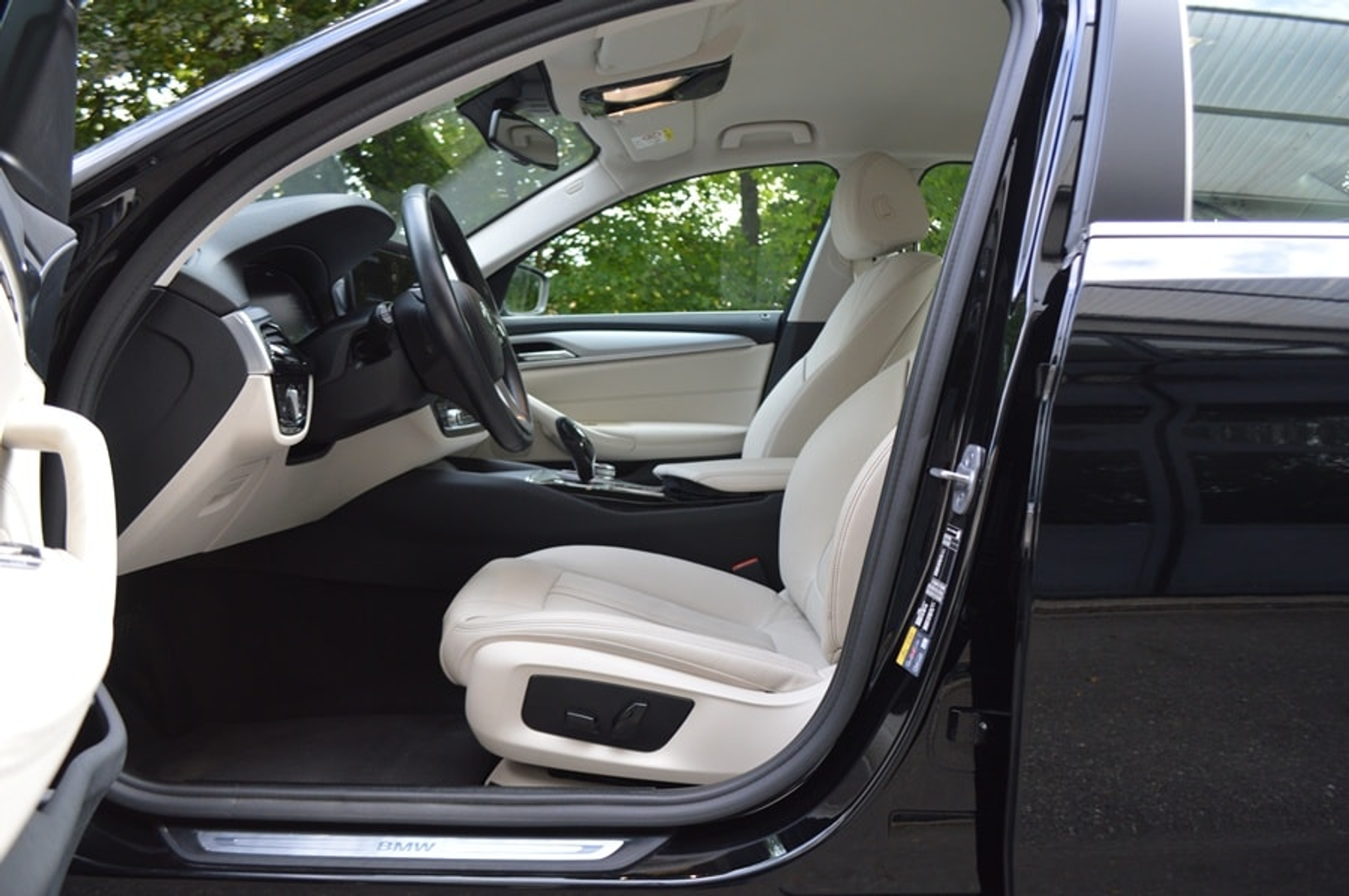 listing desktop thumbnail image 5