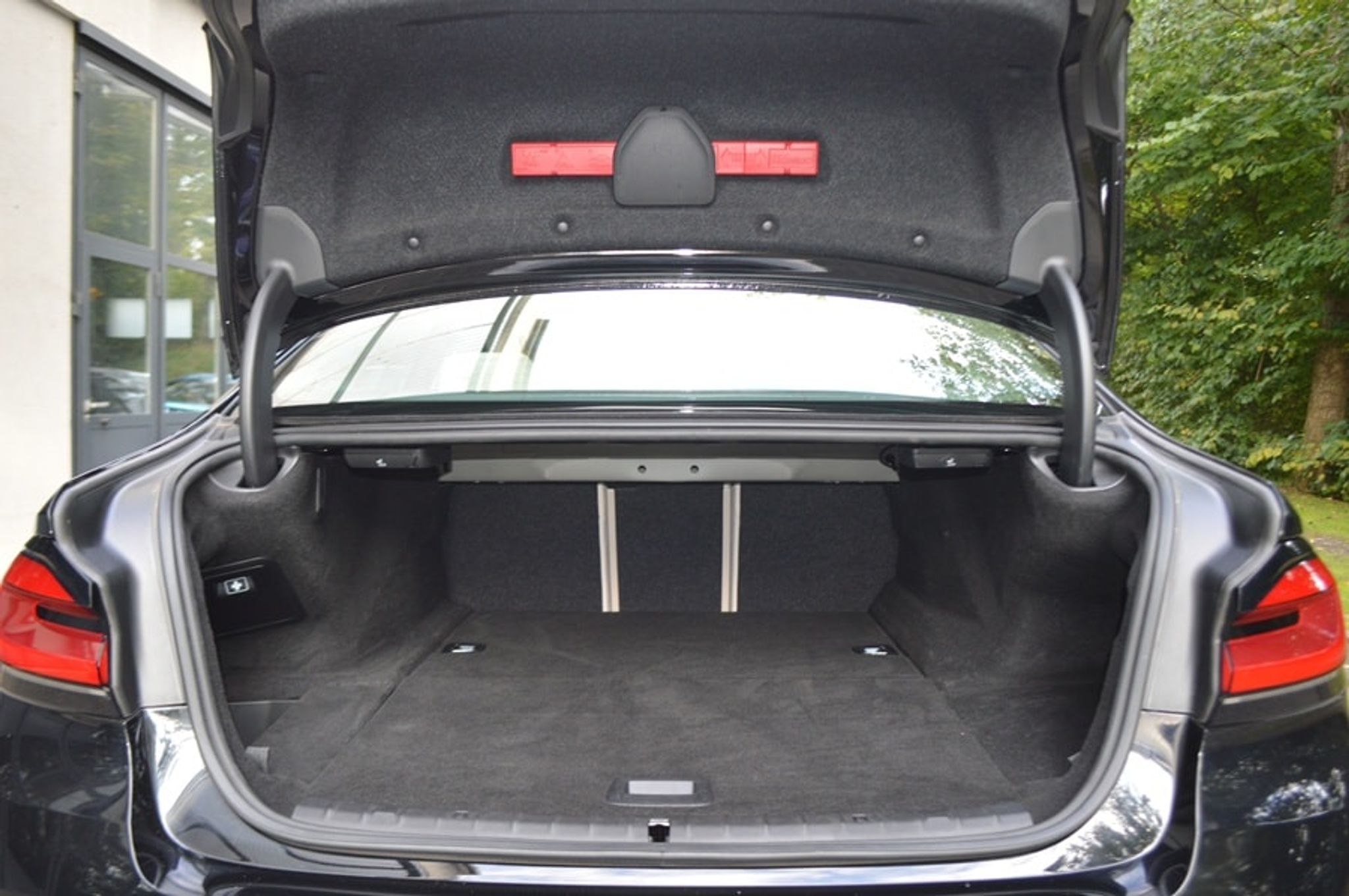 listing desktop thumbnail image 12