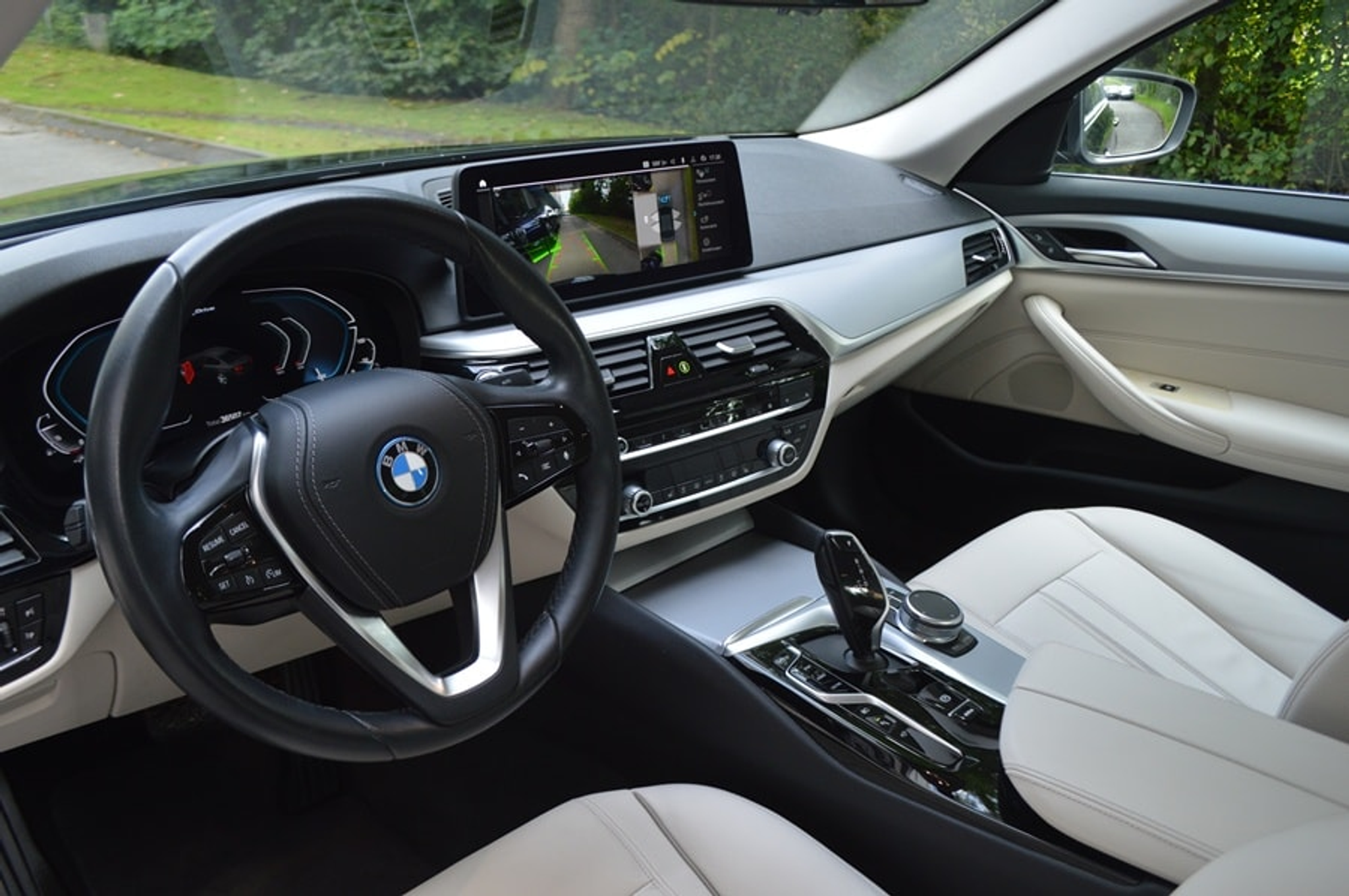 listing desktop thumbnail image 6