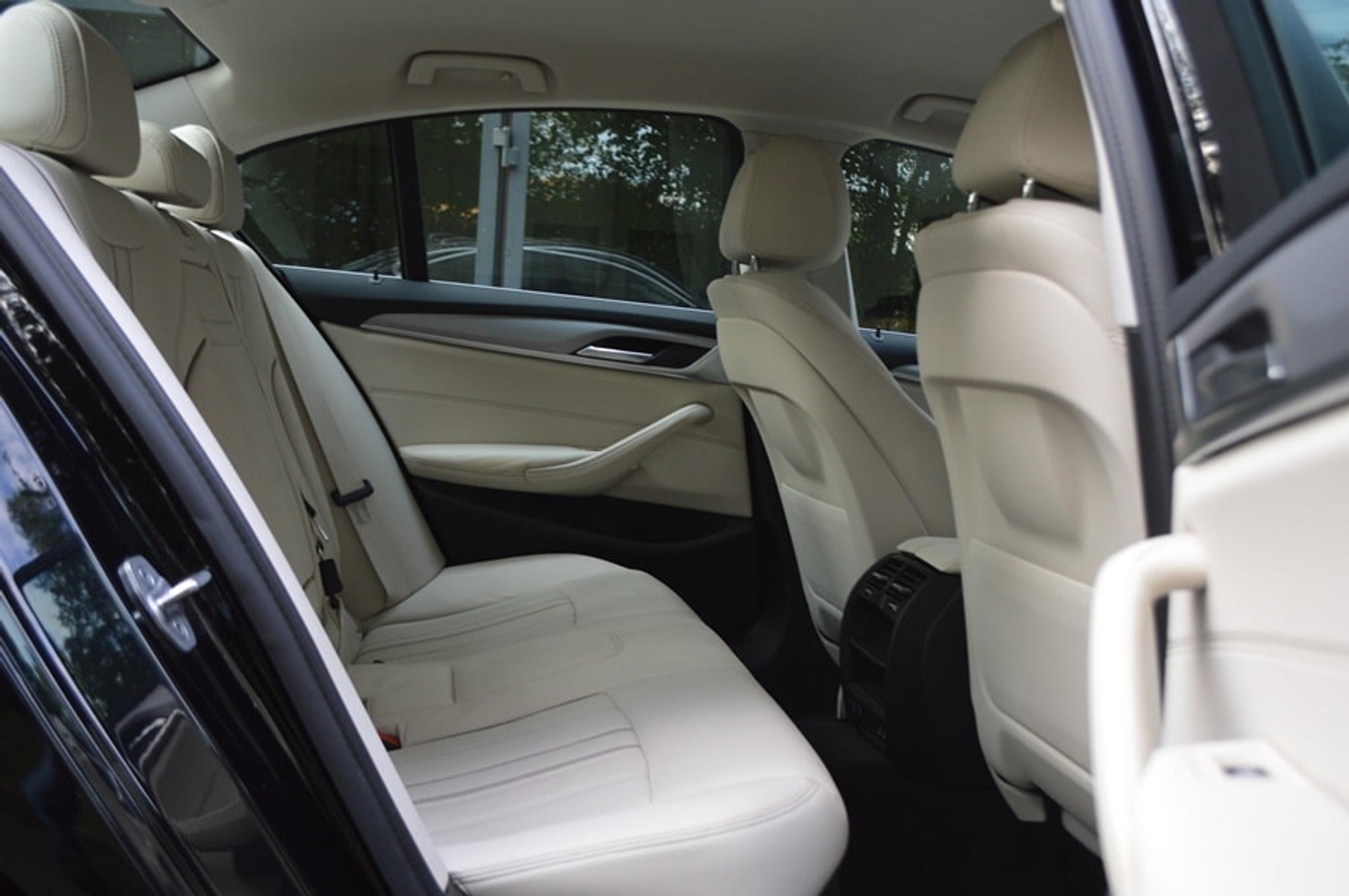 listing desktop thumbnail image 8