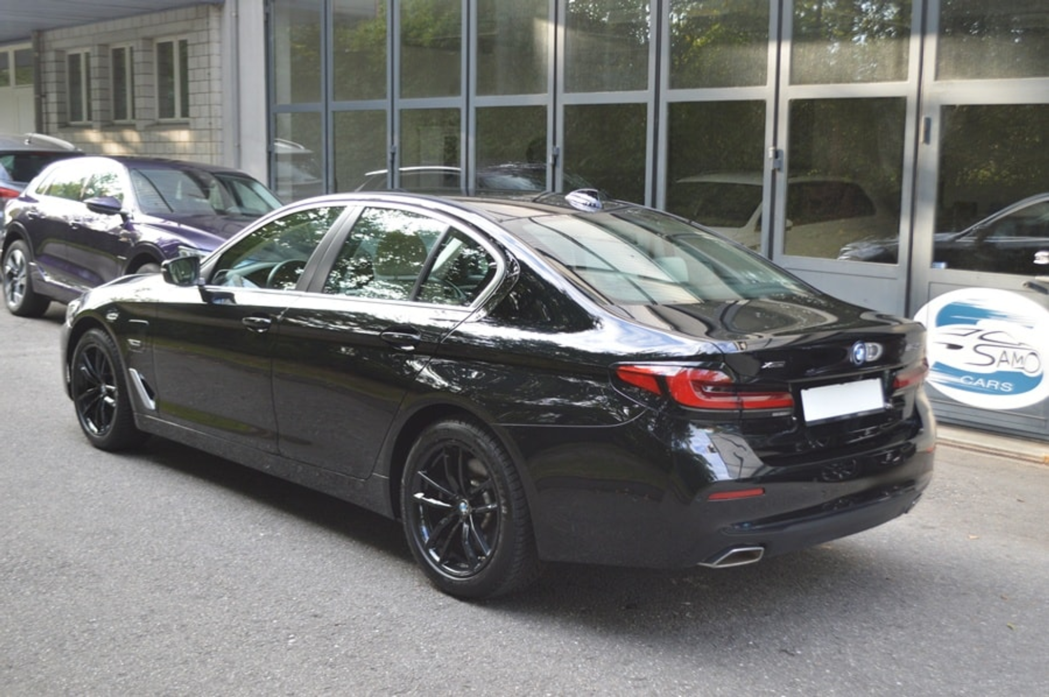 listing desktop thumbnail image 4