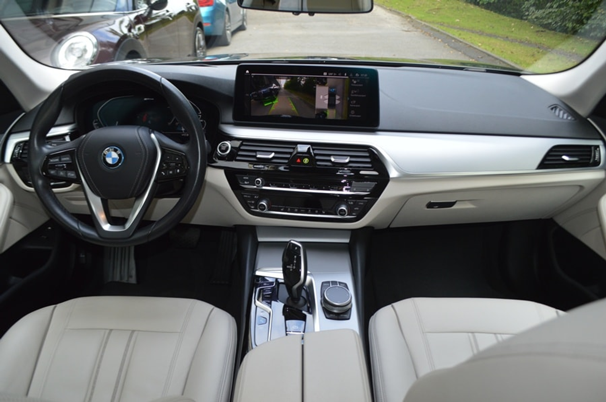 listing desktop thumbnail image 9