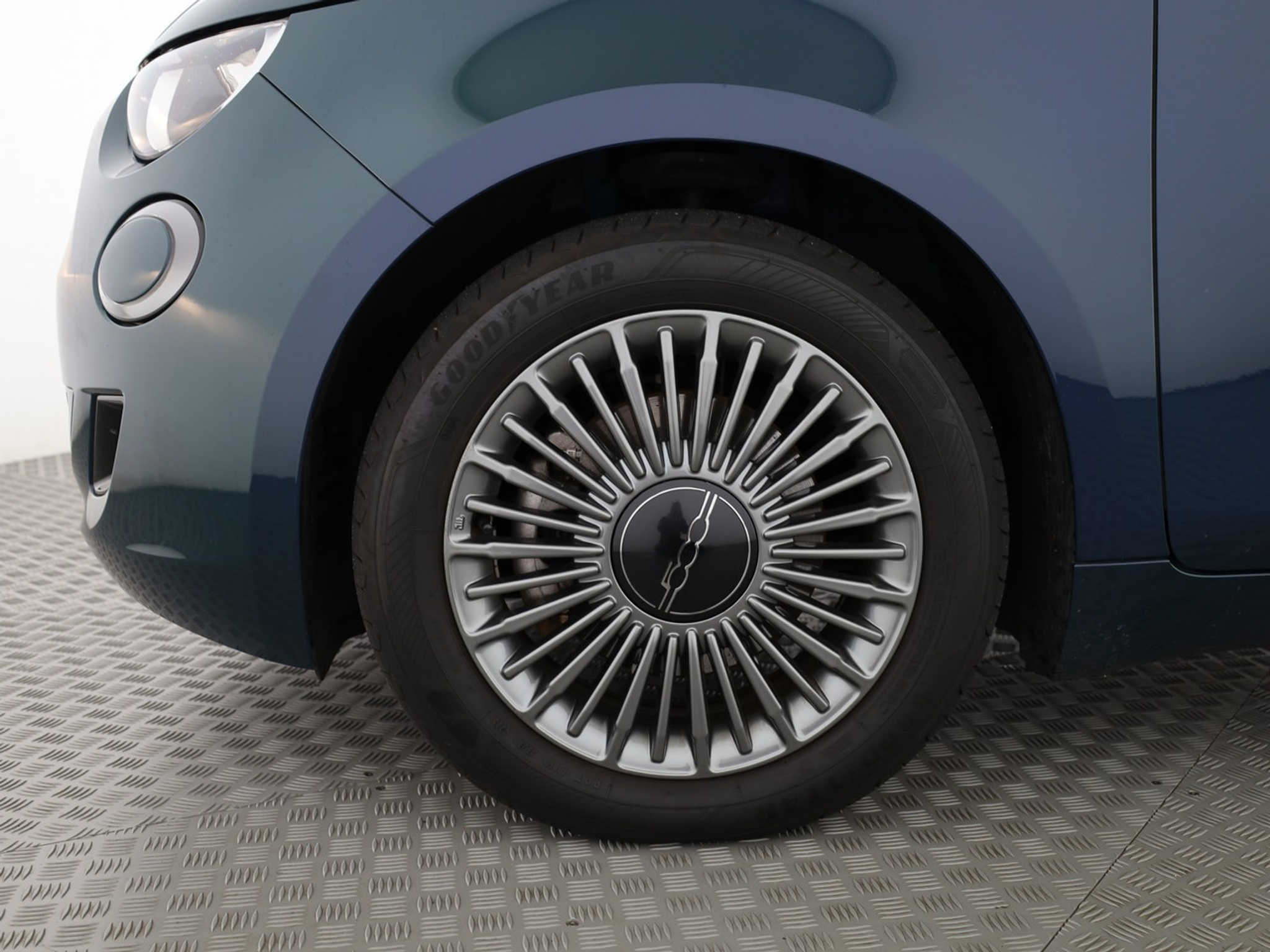 listing desktop thumbnail image 7