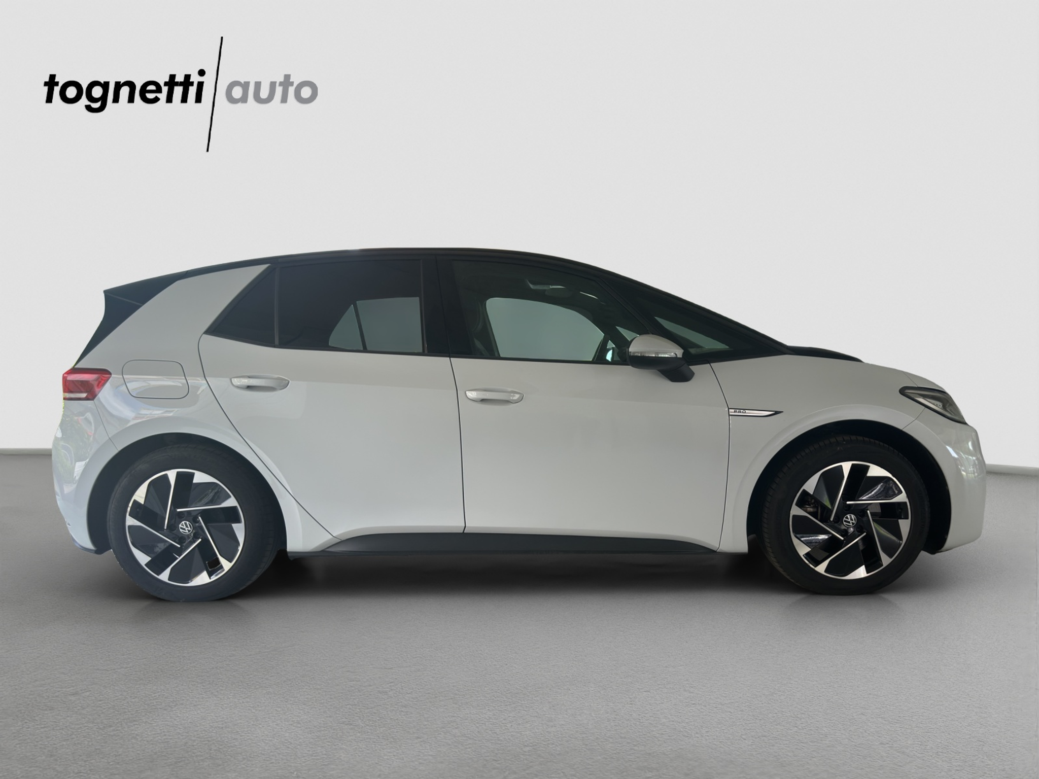 listing desktop thumbnail image 2