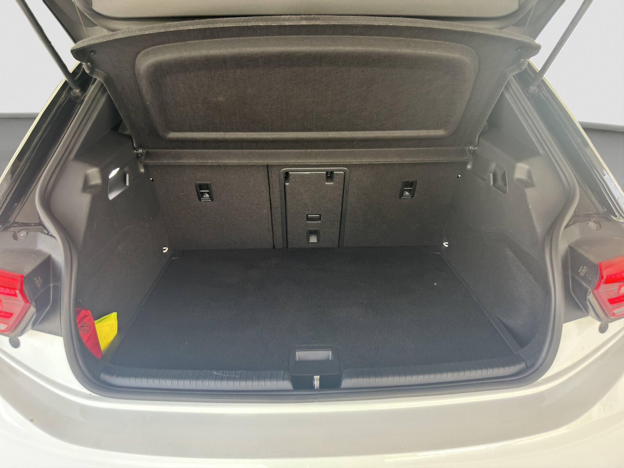 listing desktop thumbnail image 9