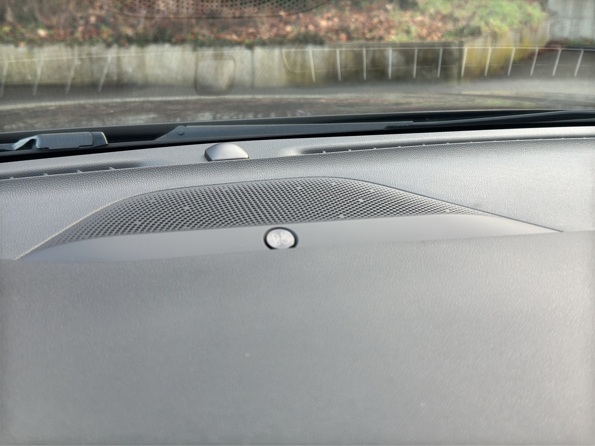 listing desktop thumbnail image 25