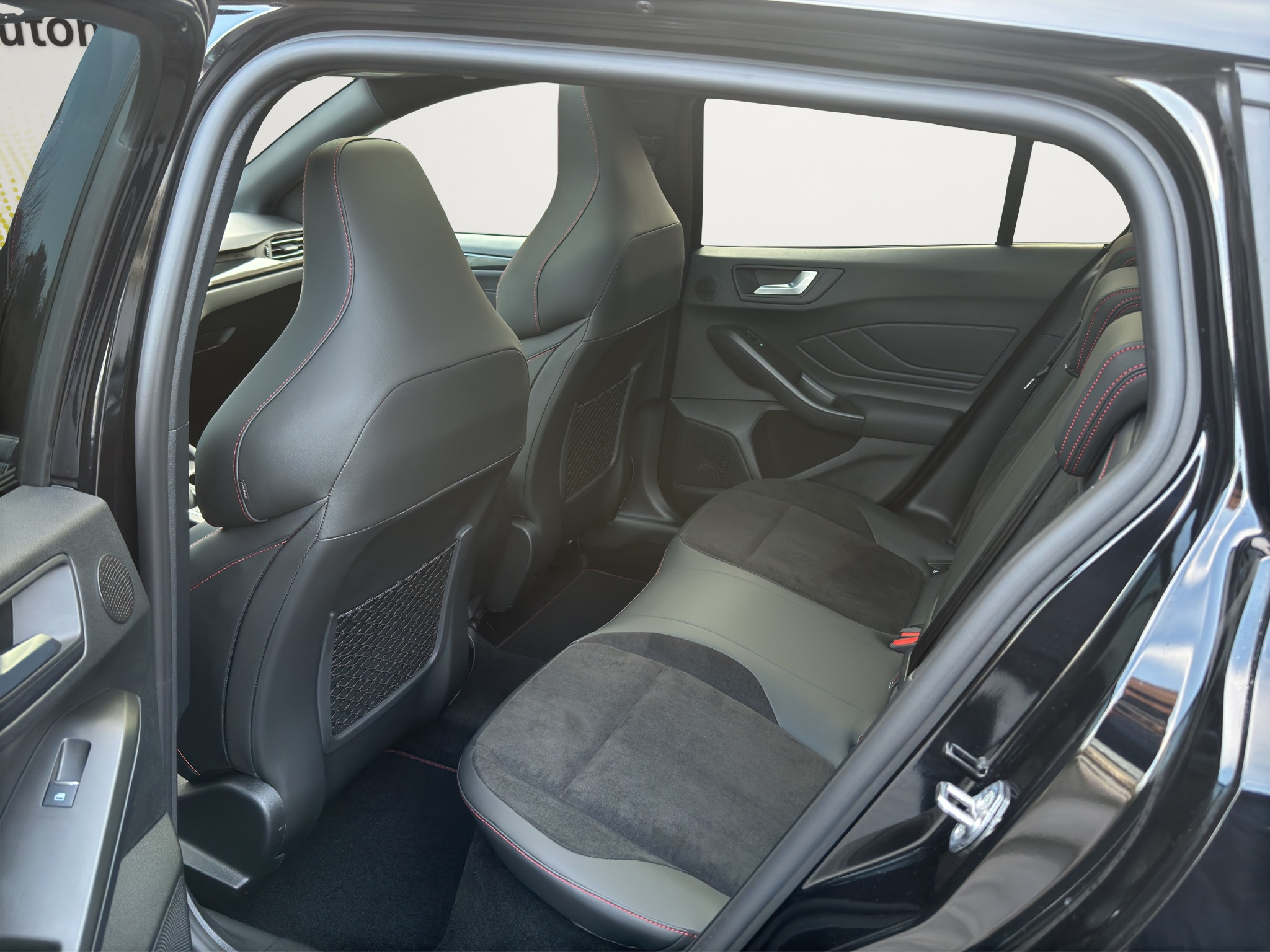 listing desktop thumbnail image 16