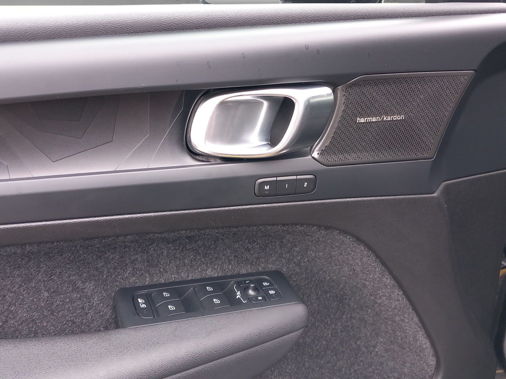 listing desktop thumbnail image 13