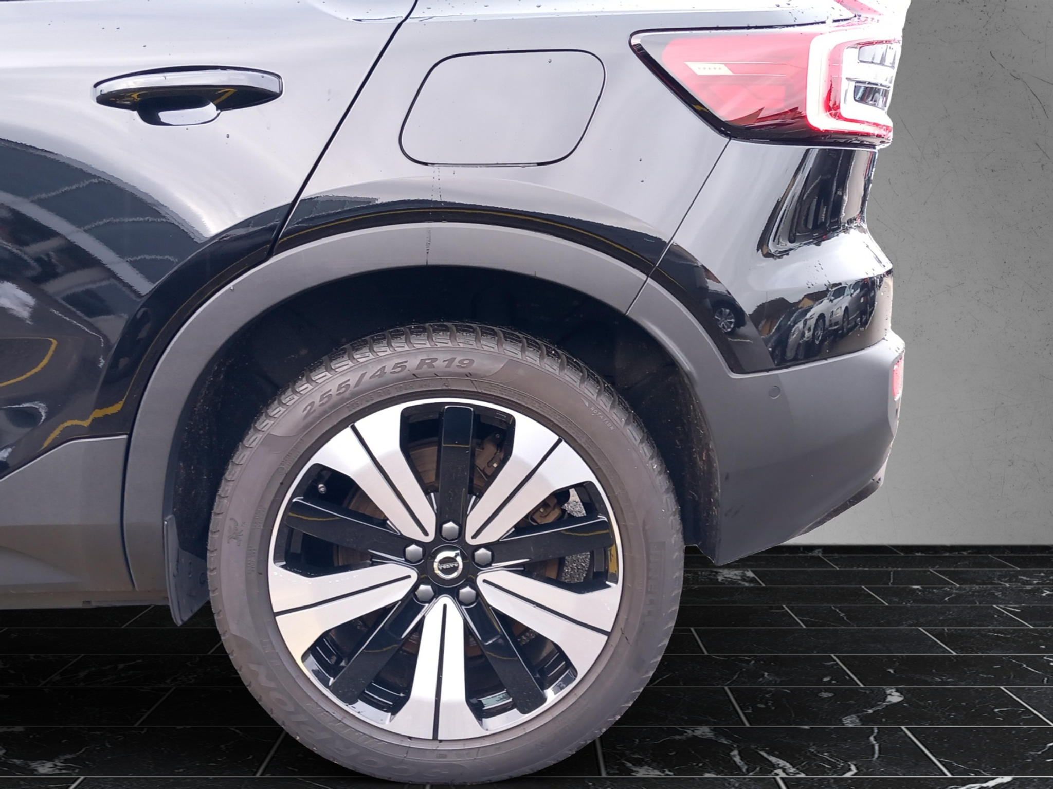 listing desktop thumbnail image 10