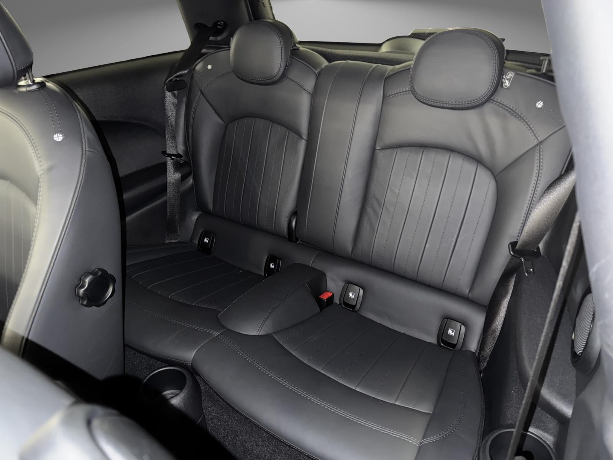 listing desktop thumbnail image 13