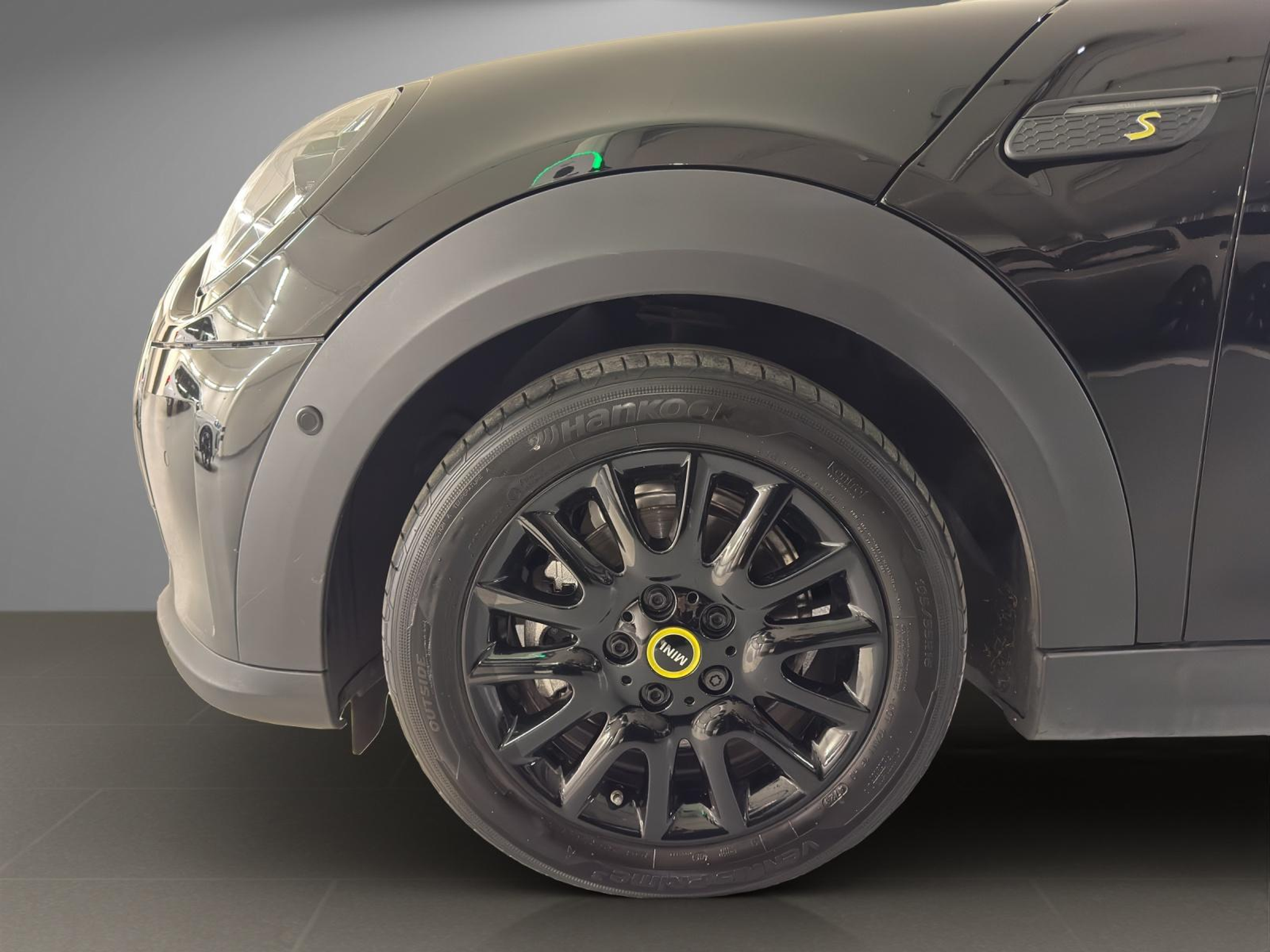 listing desktop thumbnail image 8